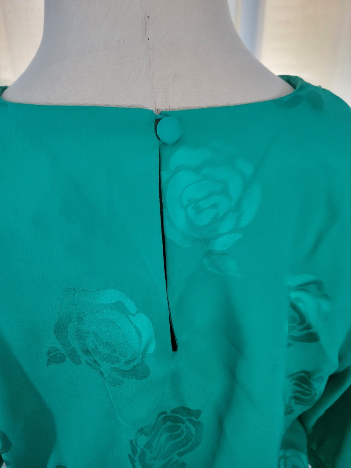 VTG 80s Papell 100% Silk Green Belted Stretch waist Dress size 12P Half Sleeve