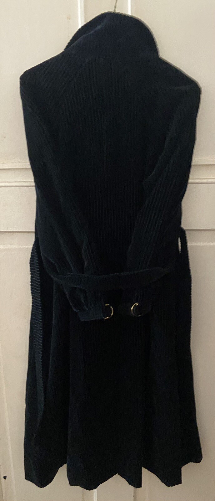 Vintage Long Woman’s Coat .Count Romi LTD.Town And Country.Medium.paint On Insid