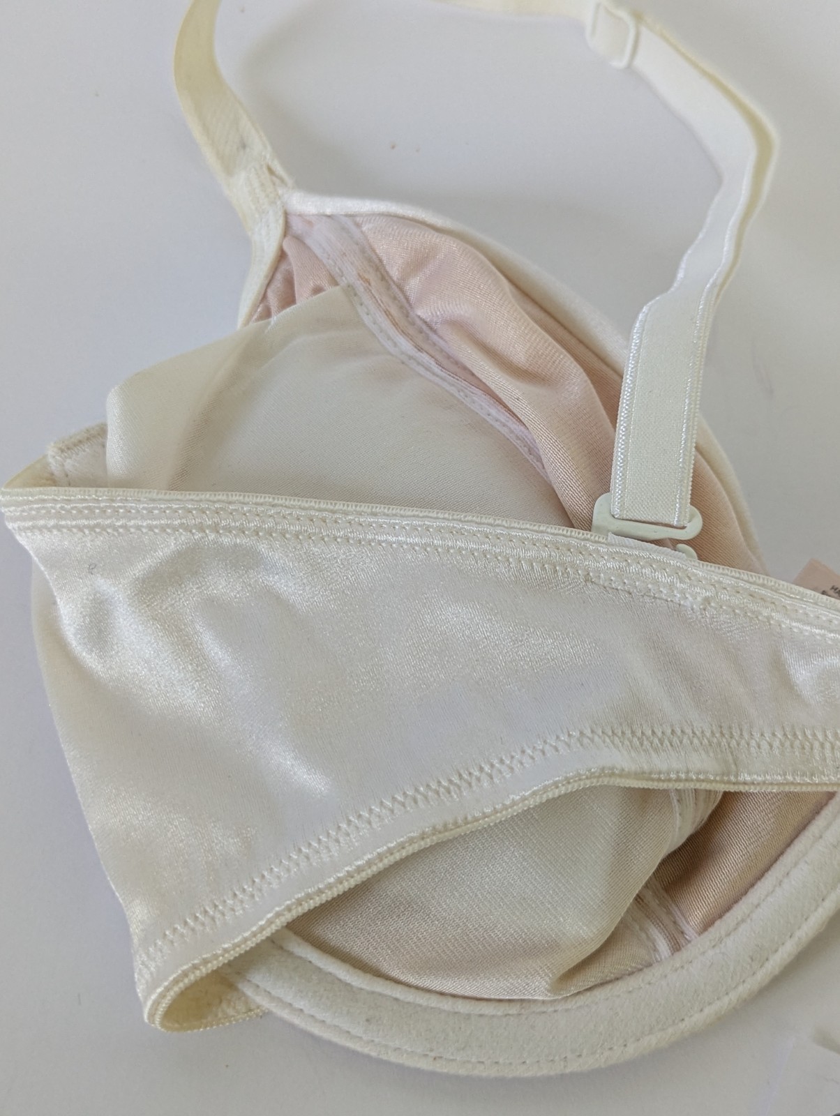 Vintage Victorias Secret Second Skin Satin Bra Miracle White Bow 34C 2002