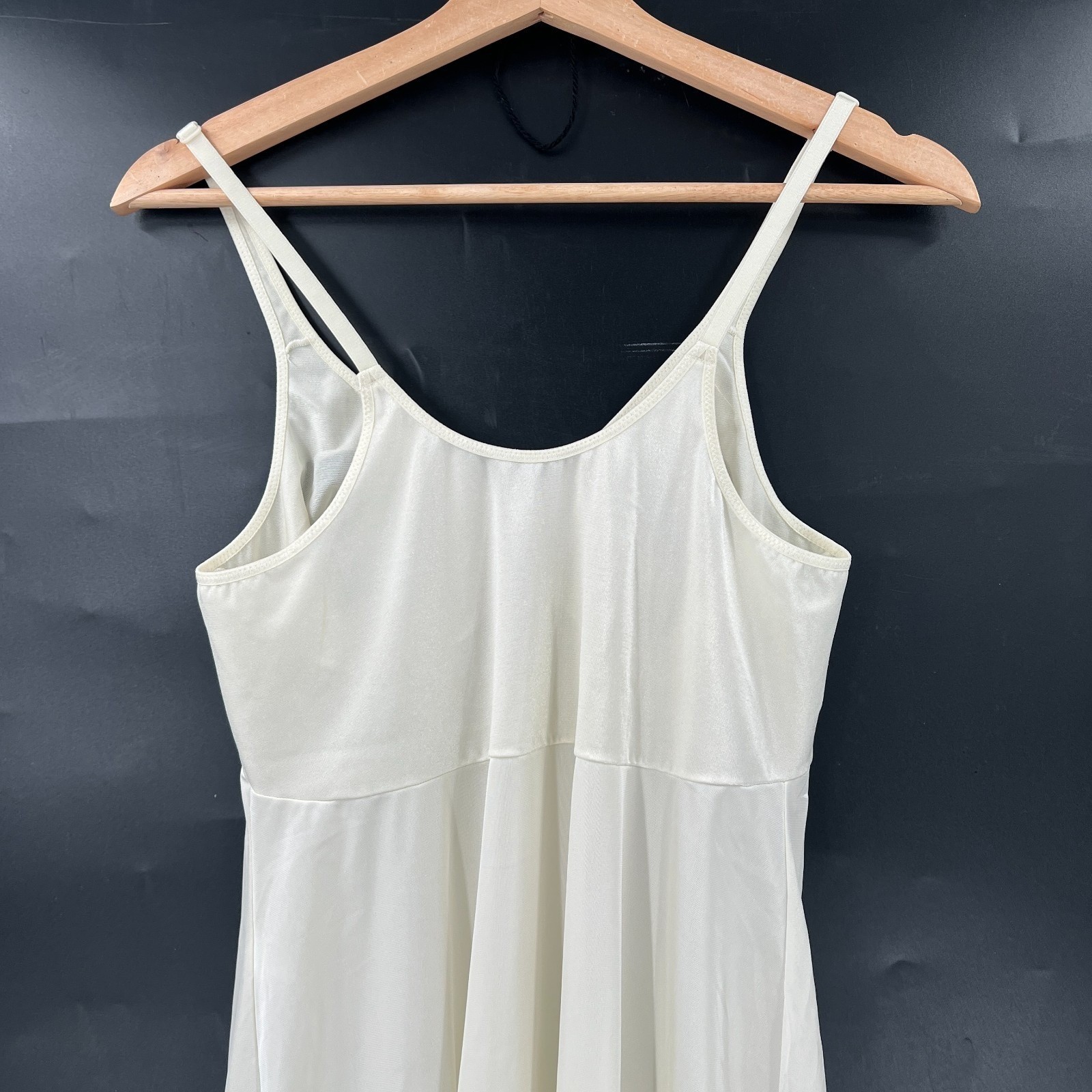 Vanity Fair full slip dress ivory 100% nylon nightgown pin-up 38 32″/44