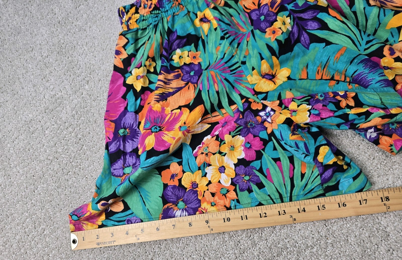 Vintage 80s Medium M Sostanza Multicolor Shorts Stretch Elastic Floral USA Beach