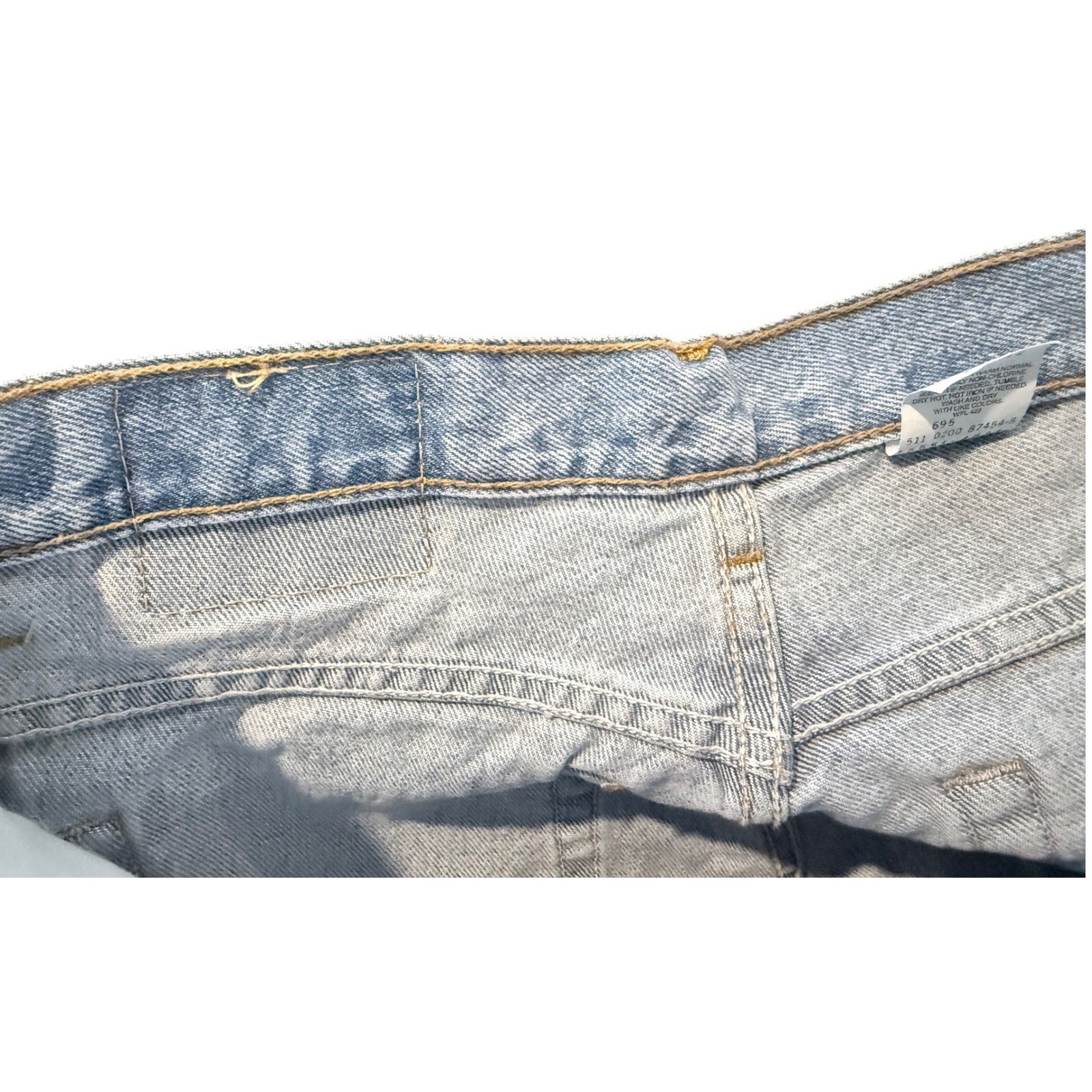 Vintage Levis 550 USA Made Mom Jeans Relaxed Tapered High Rise Light Wash 14M
