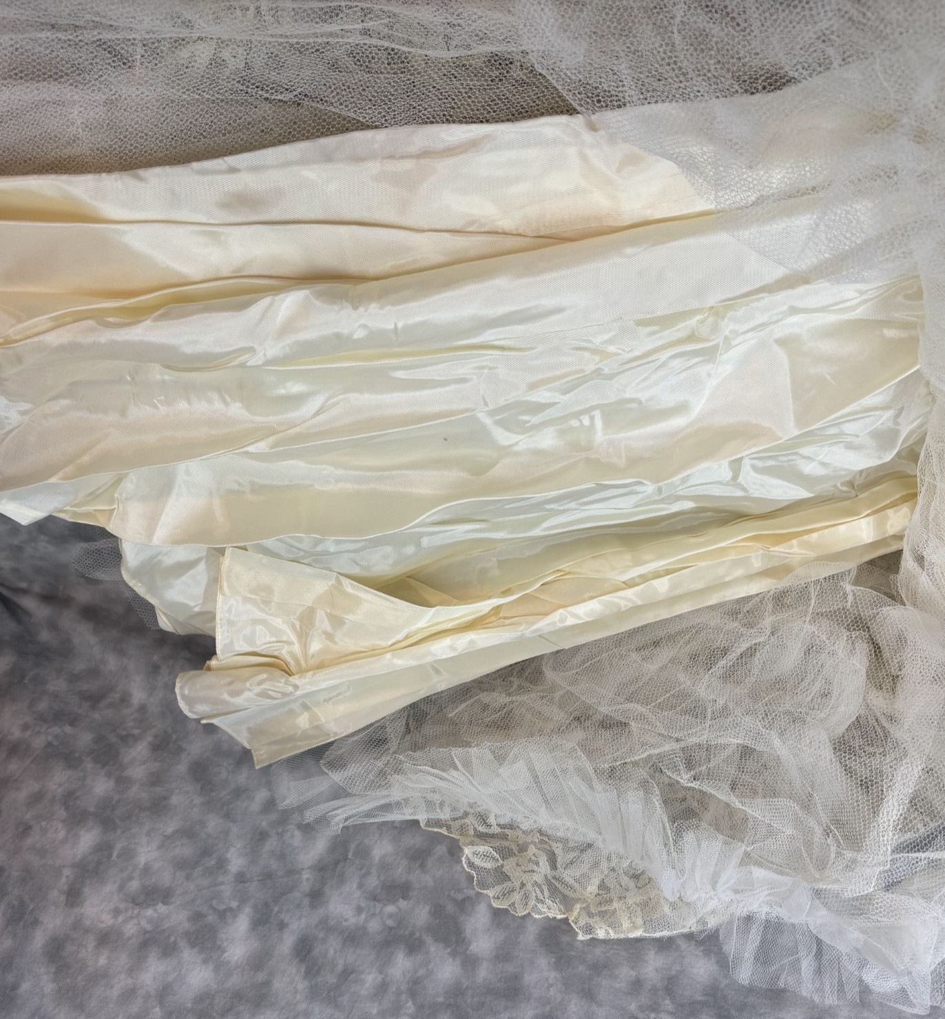1950s Vtg Ivory Lace Wedding Dress Tea Length Tulle Crinoline Rose Detail 💐👰 R