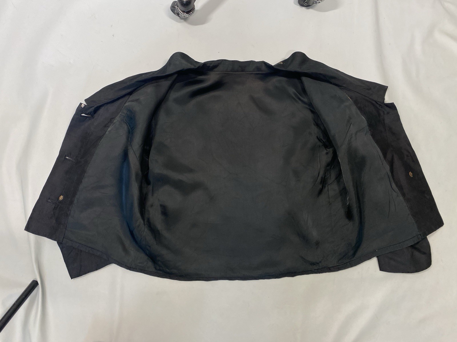 Vintage Jacket Thai Silk SIZE MEDIUM black gold short classic 60s 50s Asian