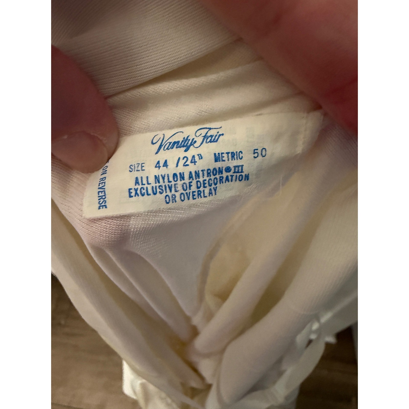 Vanity Fair Vintage Cream Lace Full Slip Antron III Nylon Size 44 Made in USA