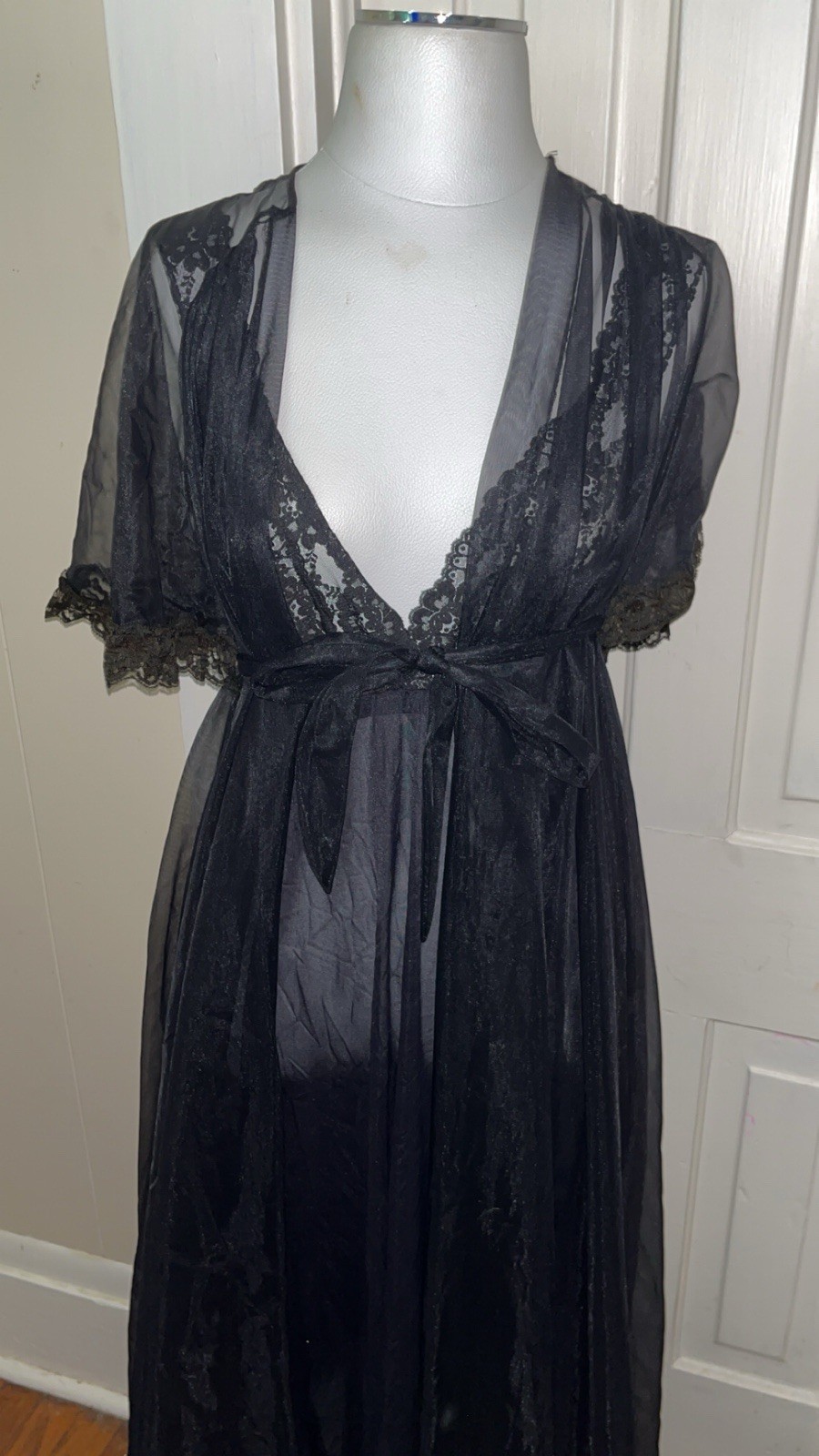 Vintage Miss Elaine Gold Label robe Set Long Nightgown Lace/embroidery black L