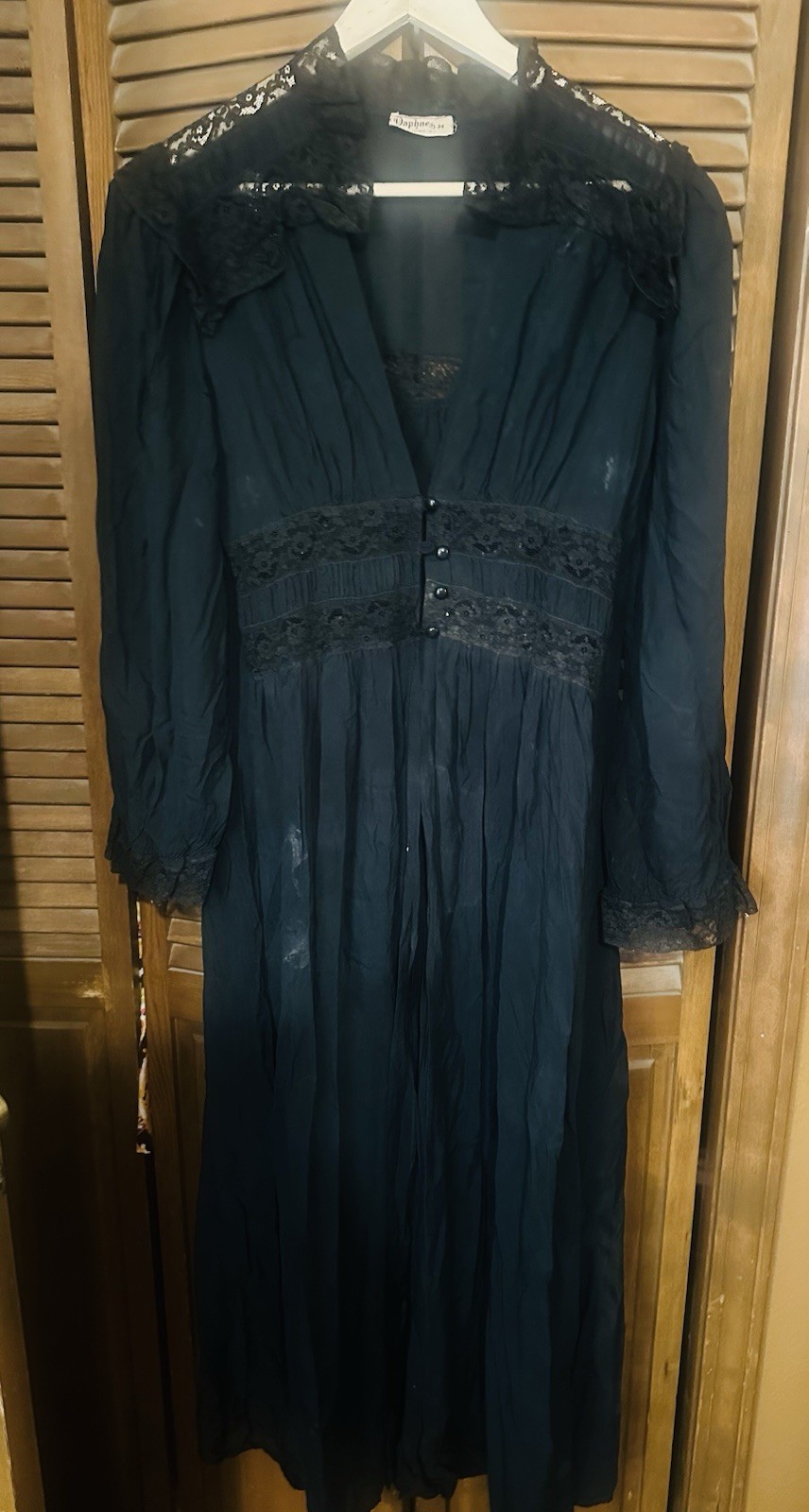 Vintage 1950’s Daphne Lace Peignoir Maxi Dress Nightgown Gothic Sz 34 Small