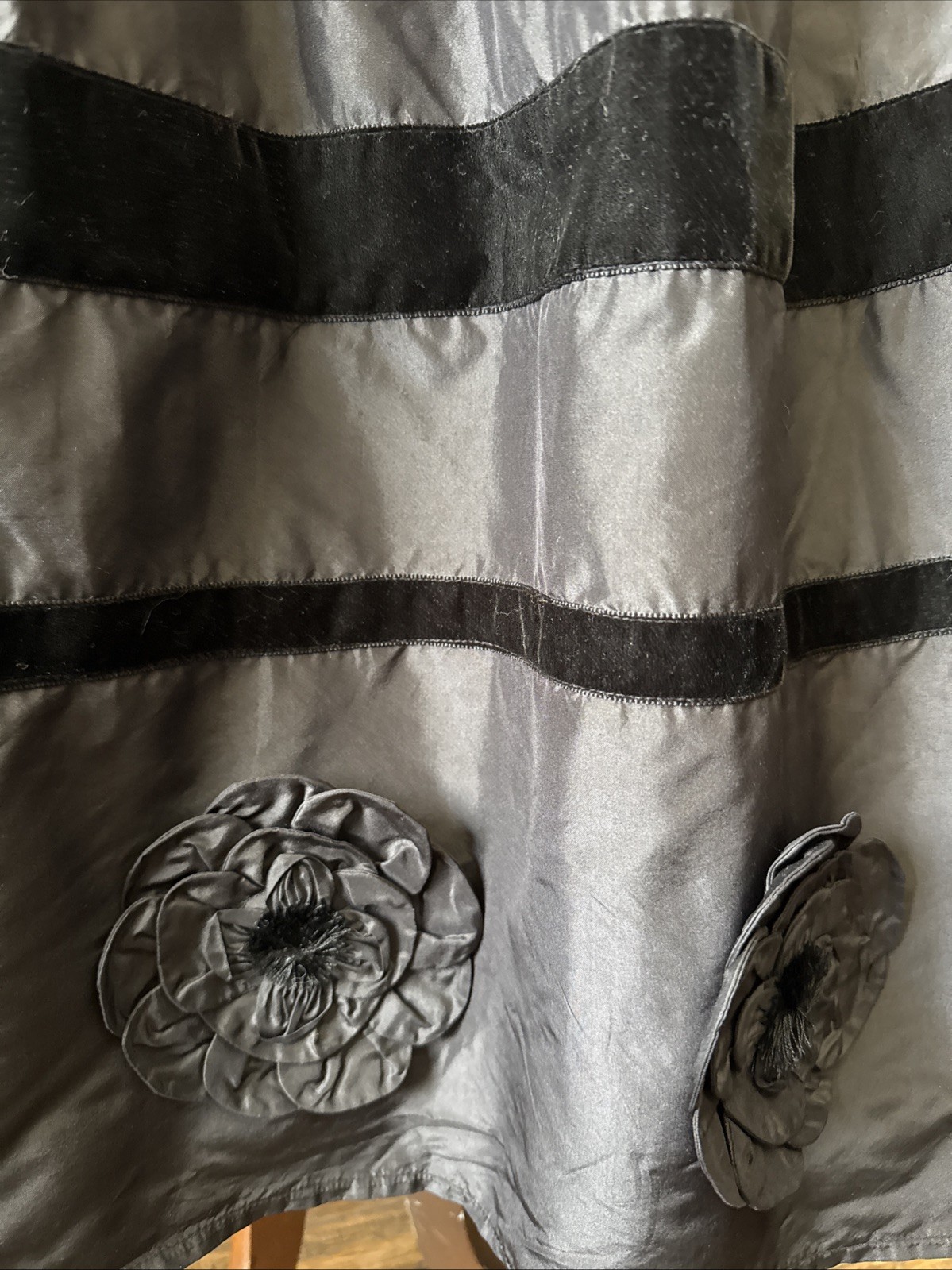 Vtg Y2K black silk and velvet Gathered Flower skirt from Nanette Lepore Sz 8