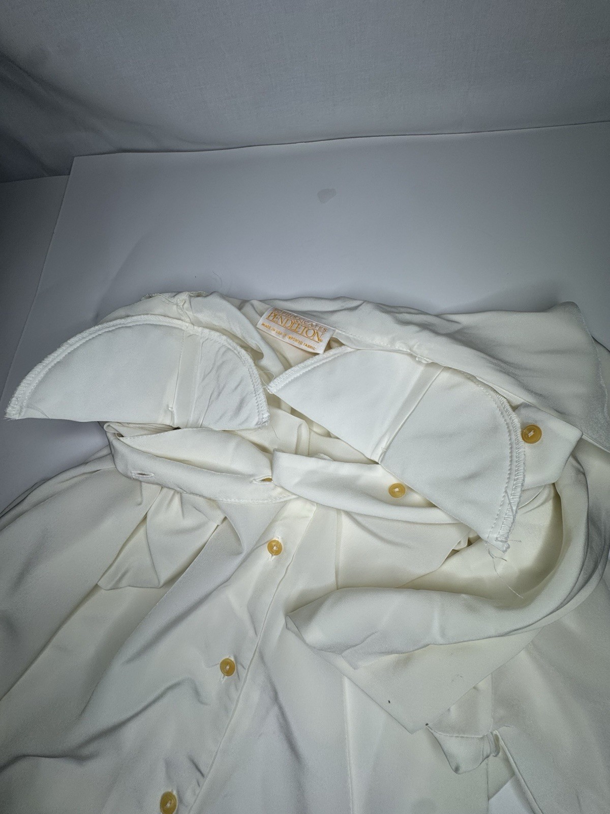 Vintage Pendleton Sophisticates Ivory Tie Neck Blouse Size 10 Satin USA