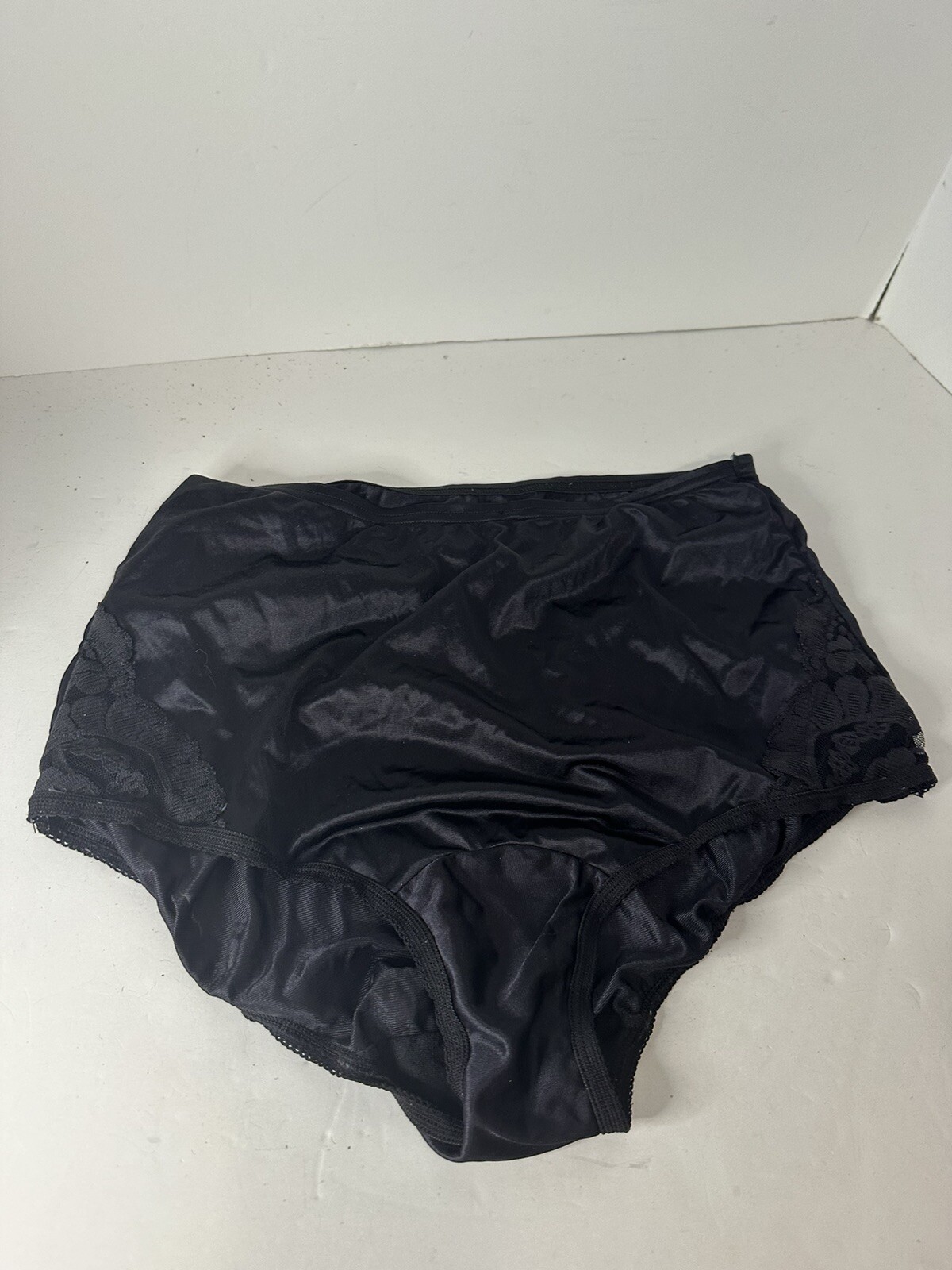 Vanity Fair 13-001 6/42 black semi sheer lace trimmed granny panties