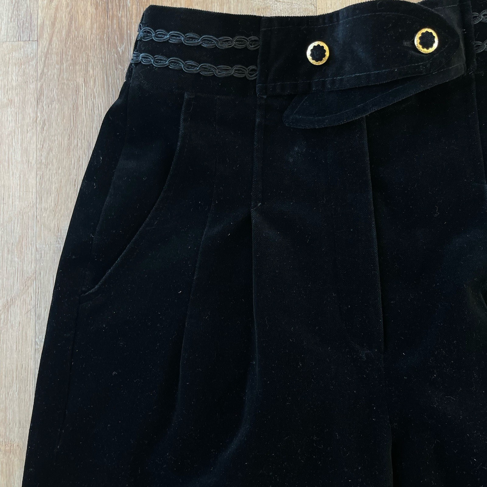 VTG Niedieck Black Velvet Pants Pleated Gold Belt Rope Detail Moody M FLAW