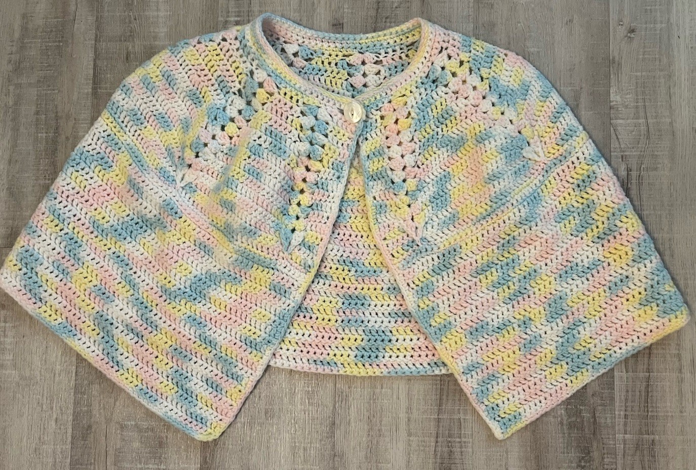 VTG Pastel Knit Capelet Cape Handmade Open Wrap Sweater Cottage Poncho Fairy