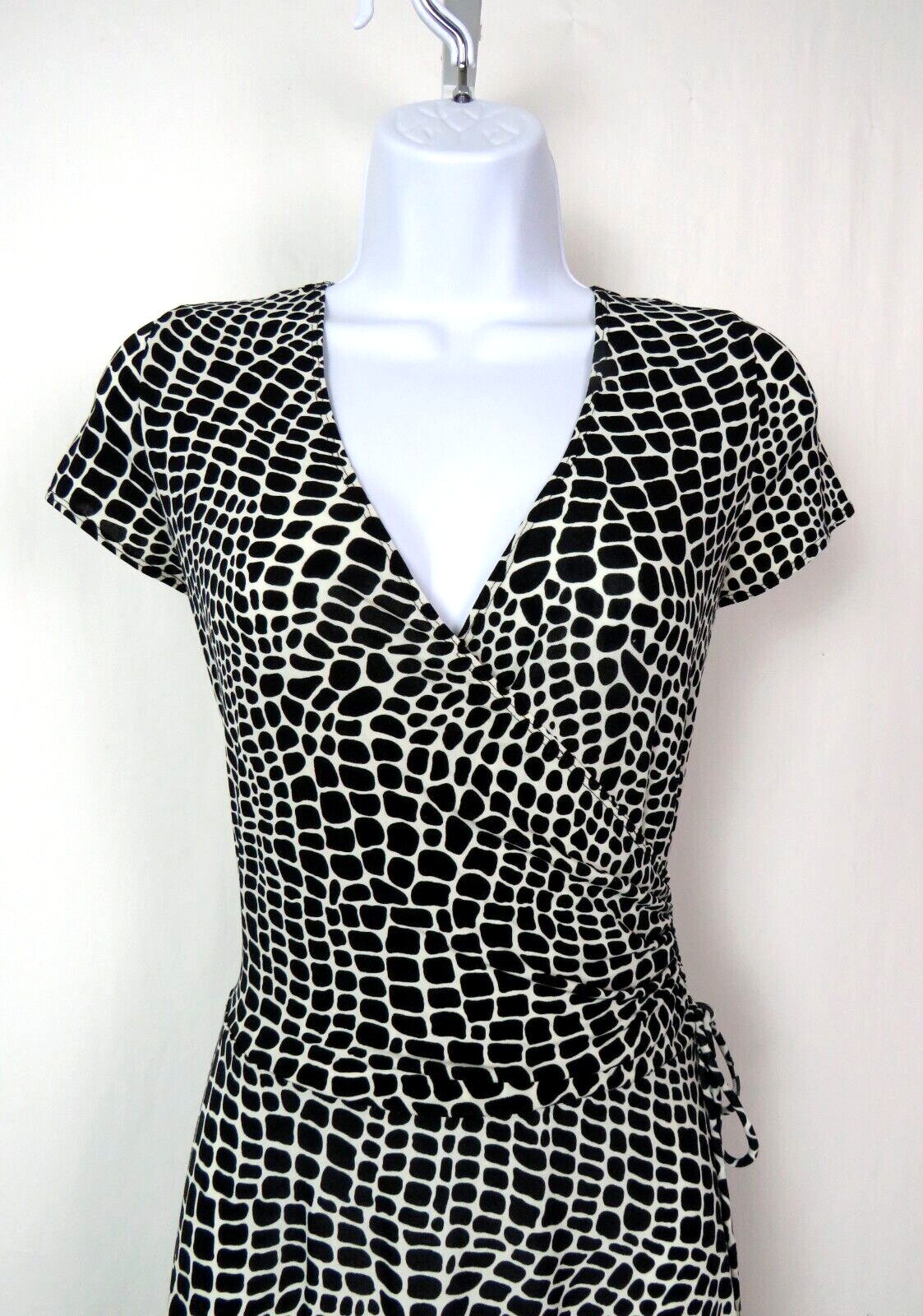 VINTAGE 1980s – 1990s POLY SPANDEX ALLIGATOR PRINT STRETCH DRESS GATHER OVERLAP