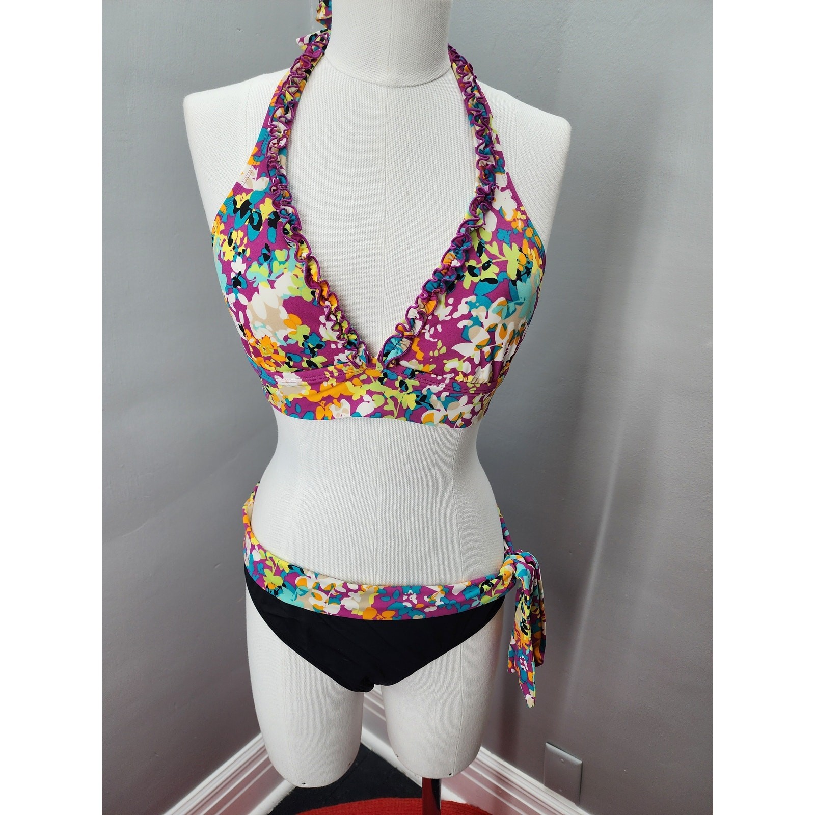 Y2K Vintage a.n.a. Floral Bikini, Bright Halter Swim Set – M 12