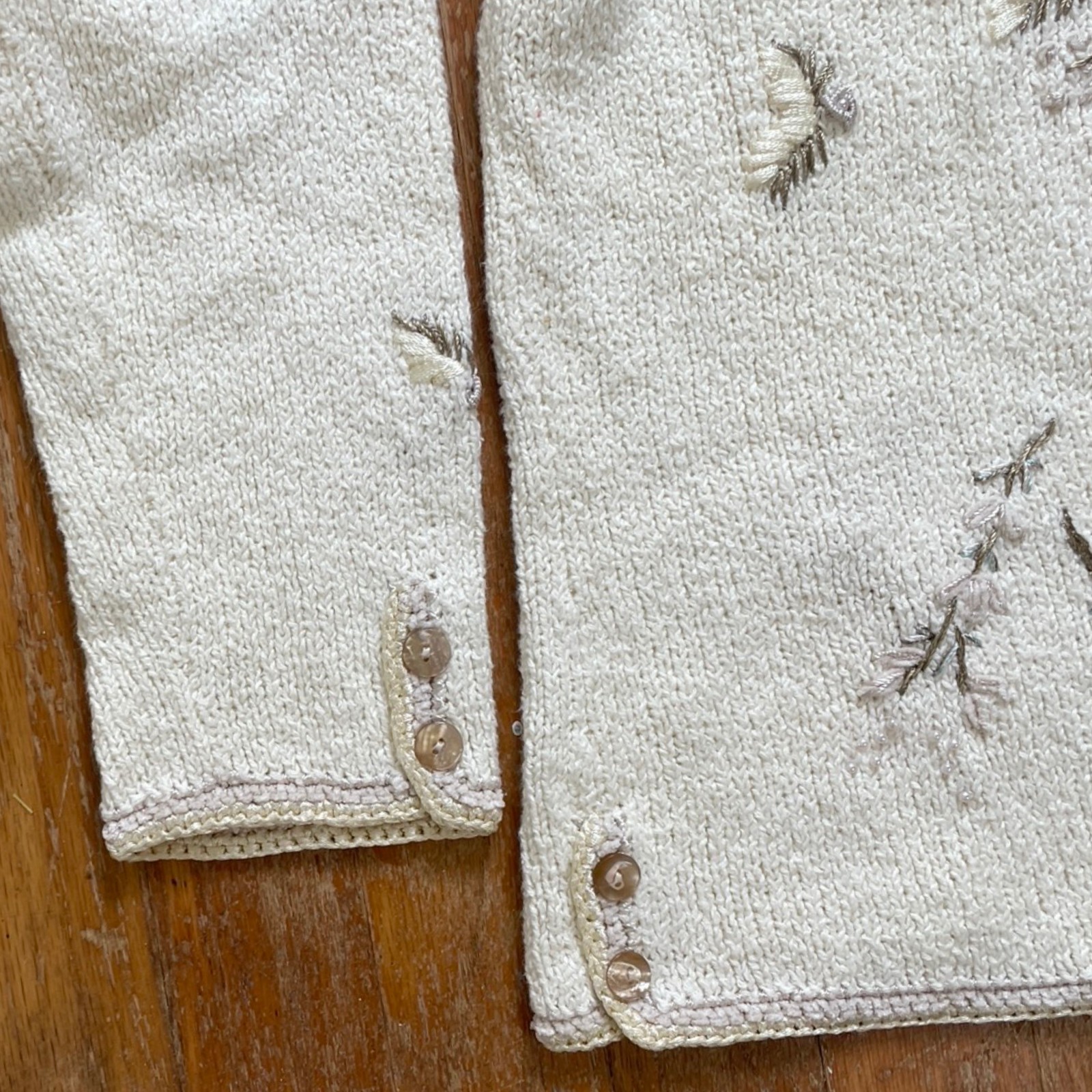 Vintage Floral Embroidered Sweater Size Medium 90s Cream Beaded Cotton/Ramie