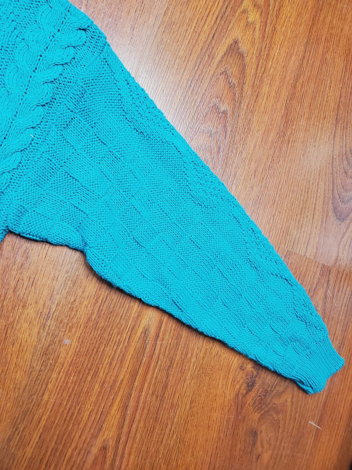 Vintage 90’s Carriage Court Teal/green Cable Knit Sweater Womens small Classic