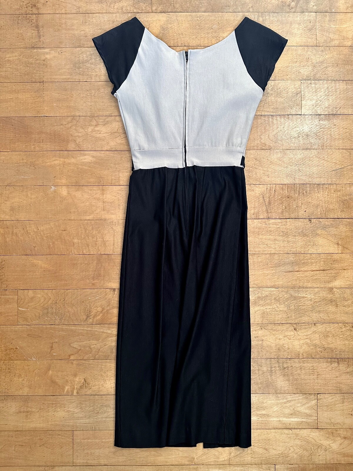 Retro Inspired „Stop Staring” Size Small 1940s Inspired Wiggle Dress