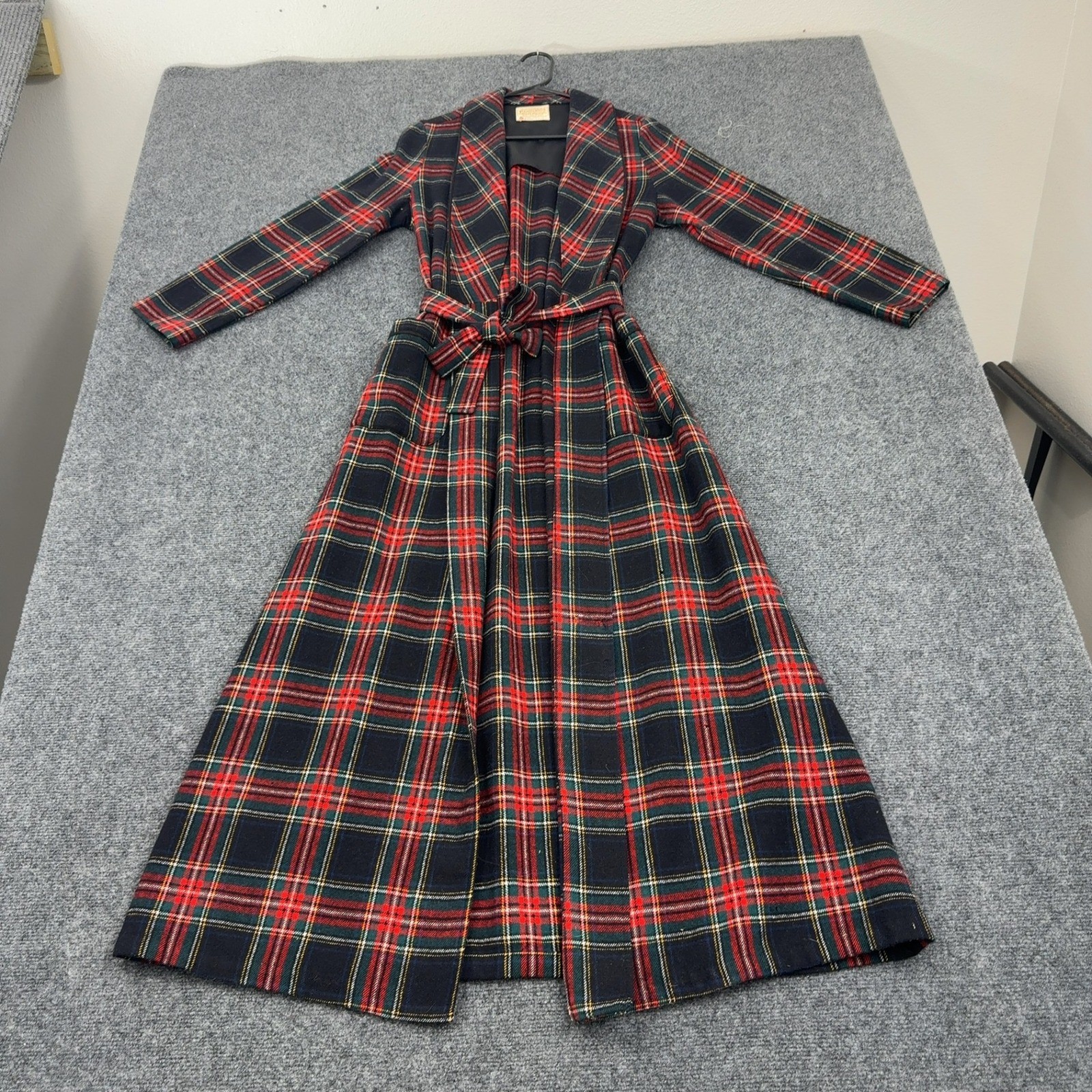 Vintage Pendleton Robe Women M Multicolor Virgin Wool Plaid Belted Long Classic
