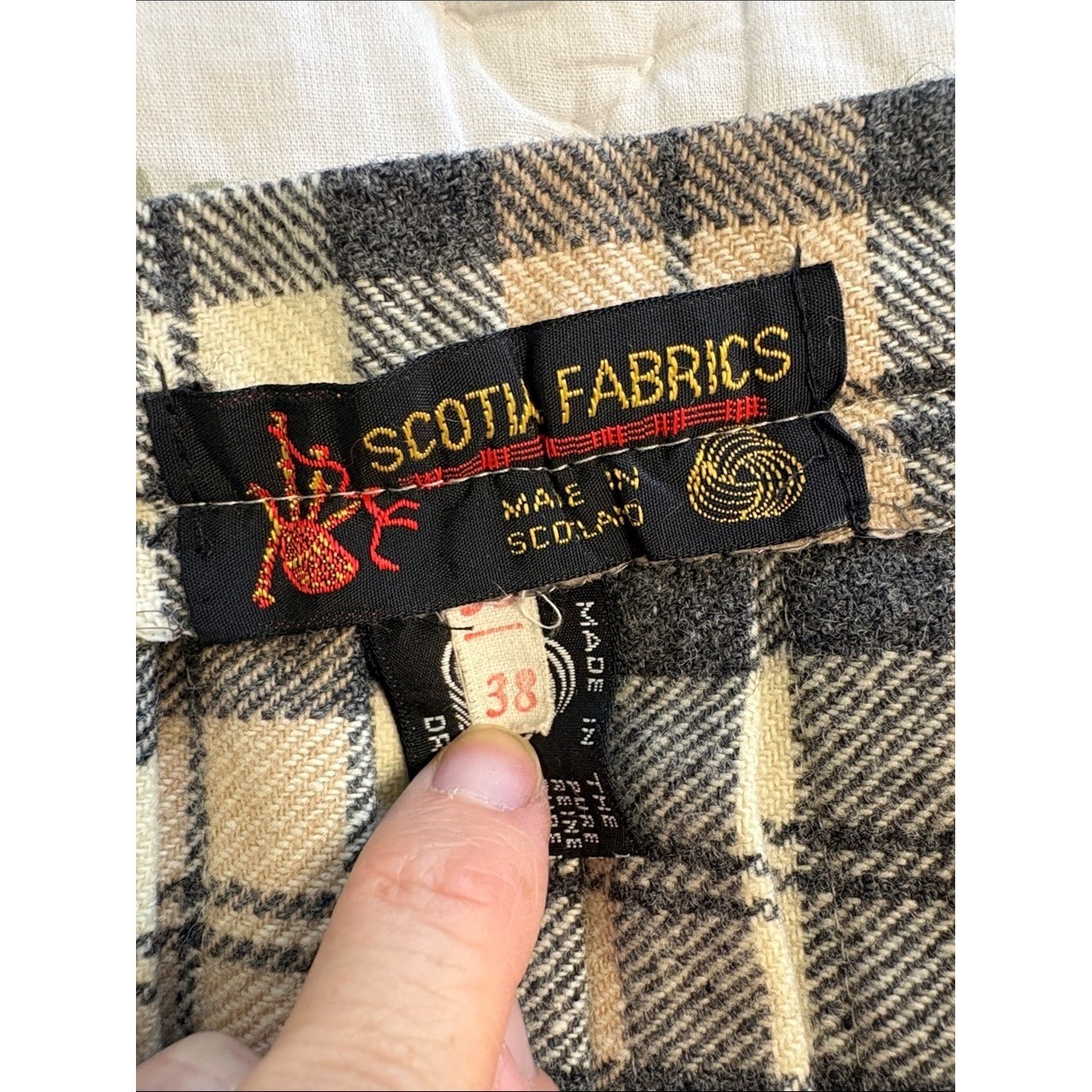 Vintage 100% Wool Scottish Plaid Scotland Kilt Pleated Midi Skirt size 38