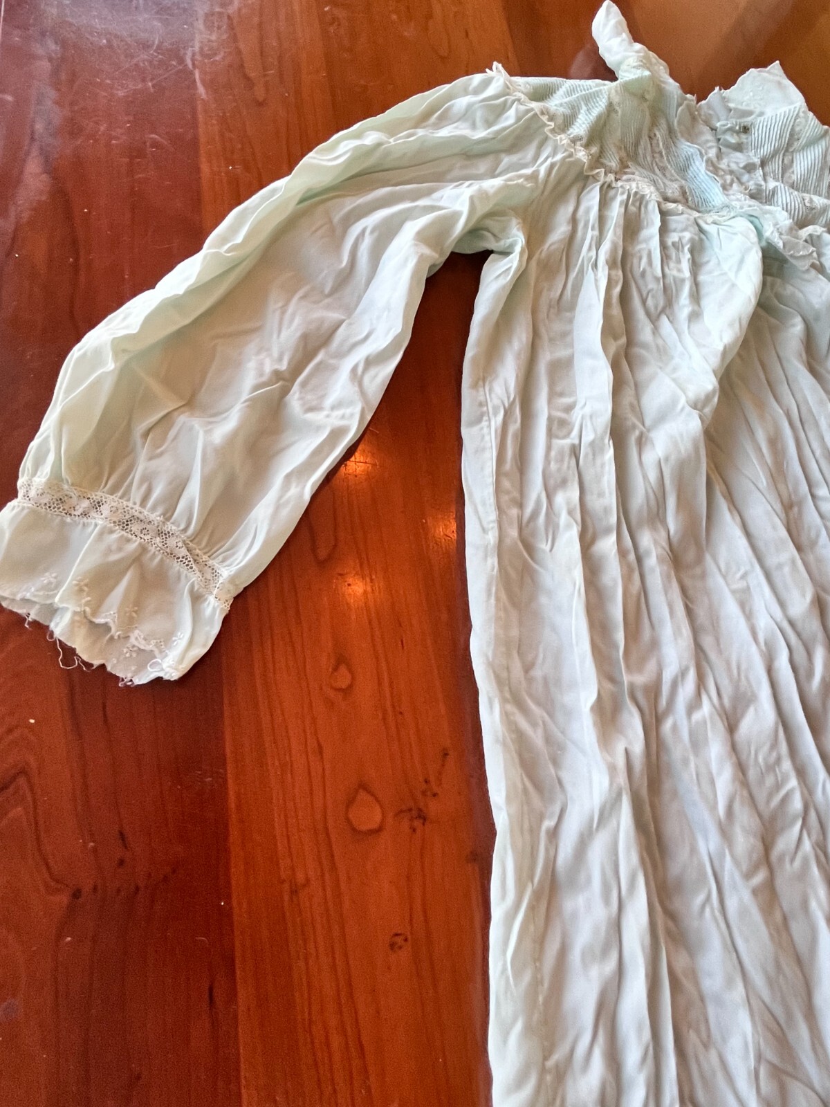 VINTAGE PASTEL GREEN LADIES NIGHTGOWN LACE COTTON POLY BLEND LONG SLEEVE