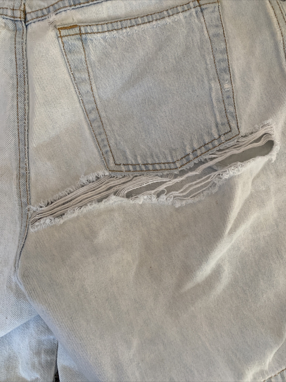 Vintage 1990s Memphis Stone Wash Denim Mom Jeans Shorts – Button fly