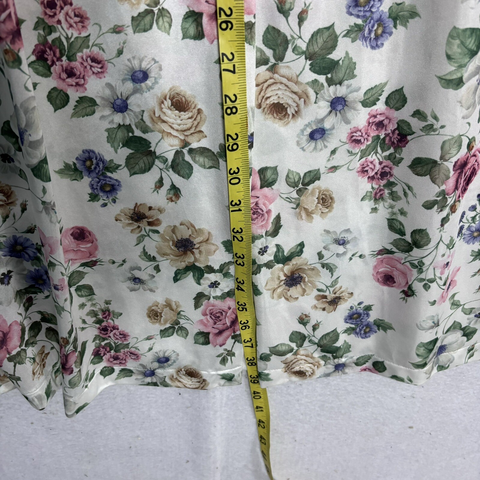 VTG Cottagecore Floral Maxi Nightgown Sz M Satin Lace Details S/S Pocket Button