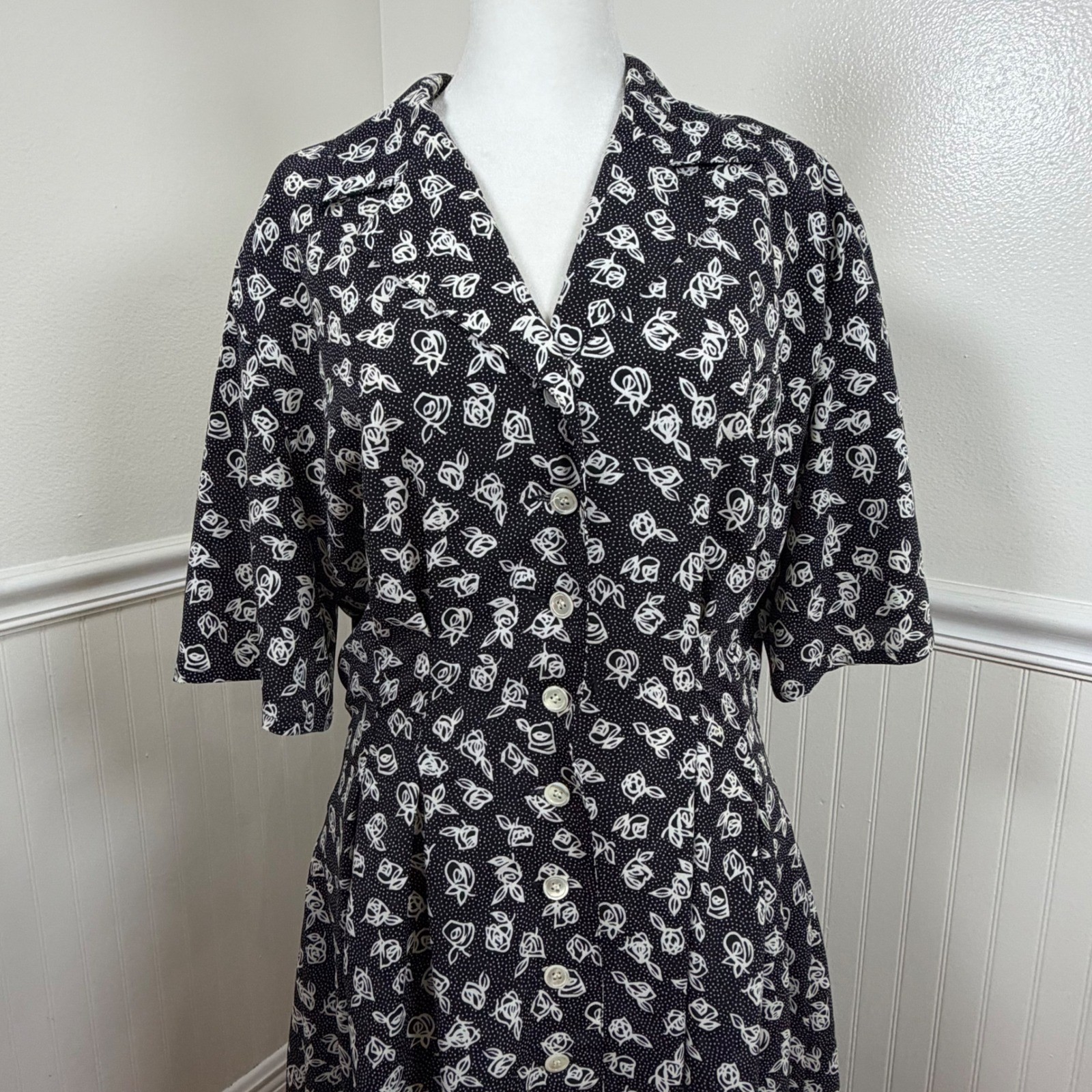Jaeger Vintage Black White Floral Polka Dot Button Front Maxi Dress UK 12 USA 10
