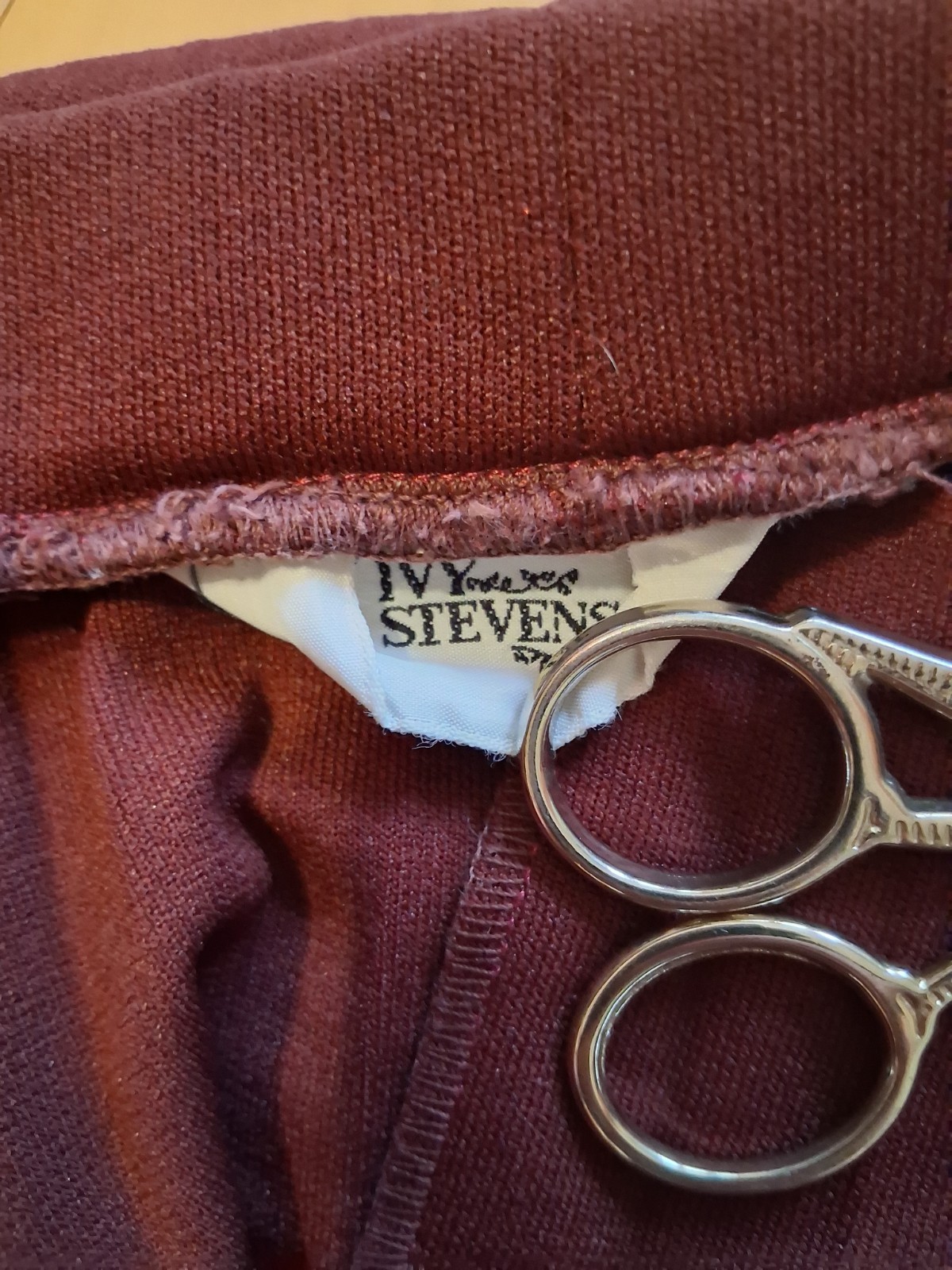 Vintage 1960s/70s Ivy Stevens Maroon Accordion Pleat Preppy Dark Academia Skirt