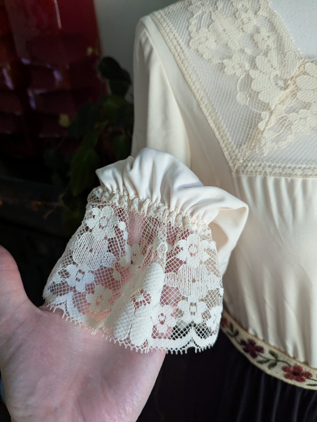 Vtg 60s/70s Maxi Dress S/M Lace Trim With Flower Belt Long Sleeve Cream Black