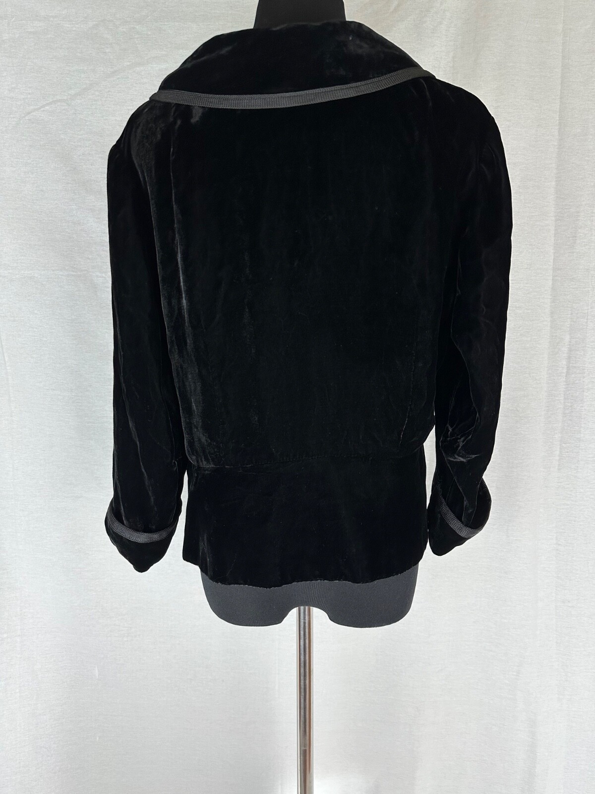 Black Velvet Button up Jacket 1950s Vintage by Gloria Swanson Forever Young
