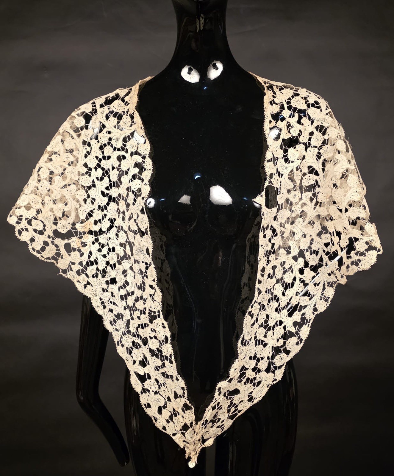 HAND MADE 18TH C LARGE LACE CAPE COLLAR FOR DRESS W FINE PICOT BRIDES