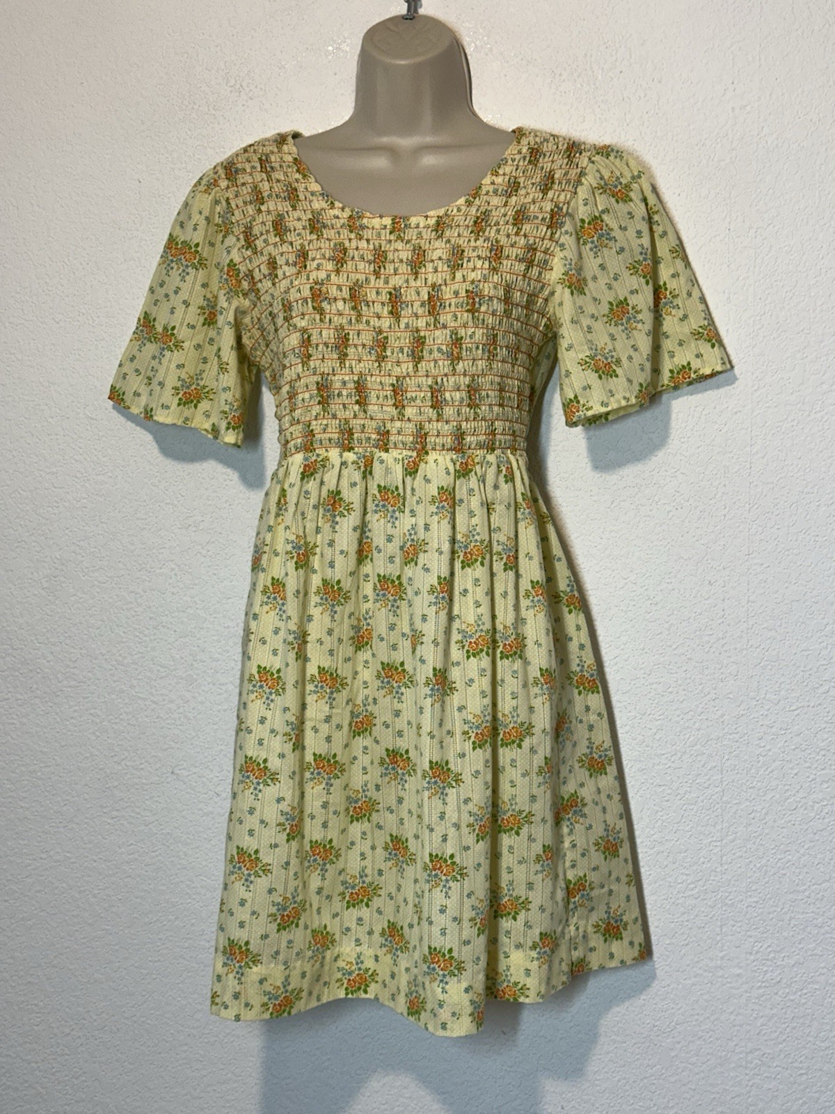 Vtg 70s JC Penney Peasa Dress Yellow CalicoFloral Smocked Bodice Tie Back Boho