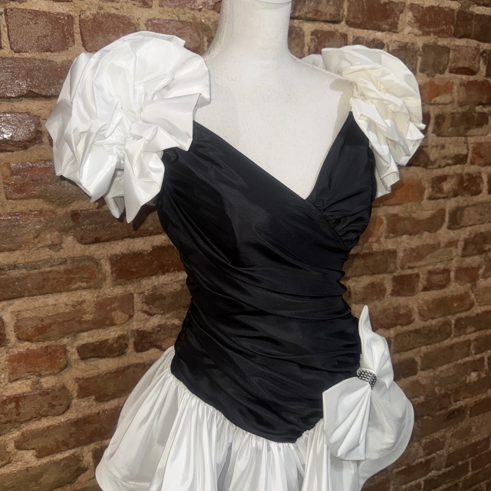 TOTALLY 80’s Karen Lucas by Niki BLACK WHITE Sz 10 Rhinestone Bow Party Dress