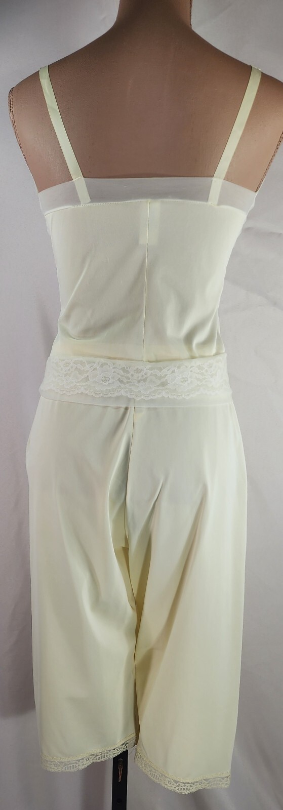 VASARETTE Vintage Camisole & RARE CAPRI 2 pc Set Light YELLOW Lace Trim PRISTINE