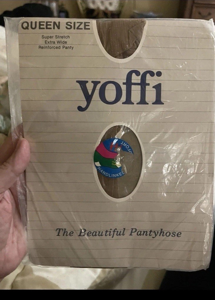 New Yoffi Pantyhose Beig Sz Qn 1-2X 5′-5’5″ 200-225 lbs. Nylons NOS NIP Seal