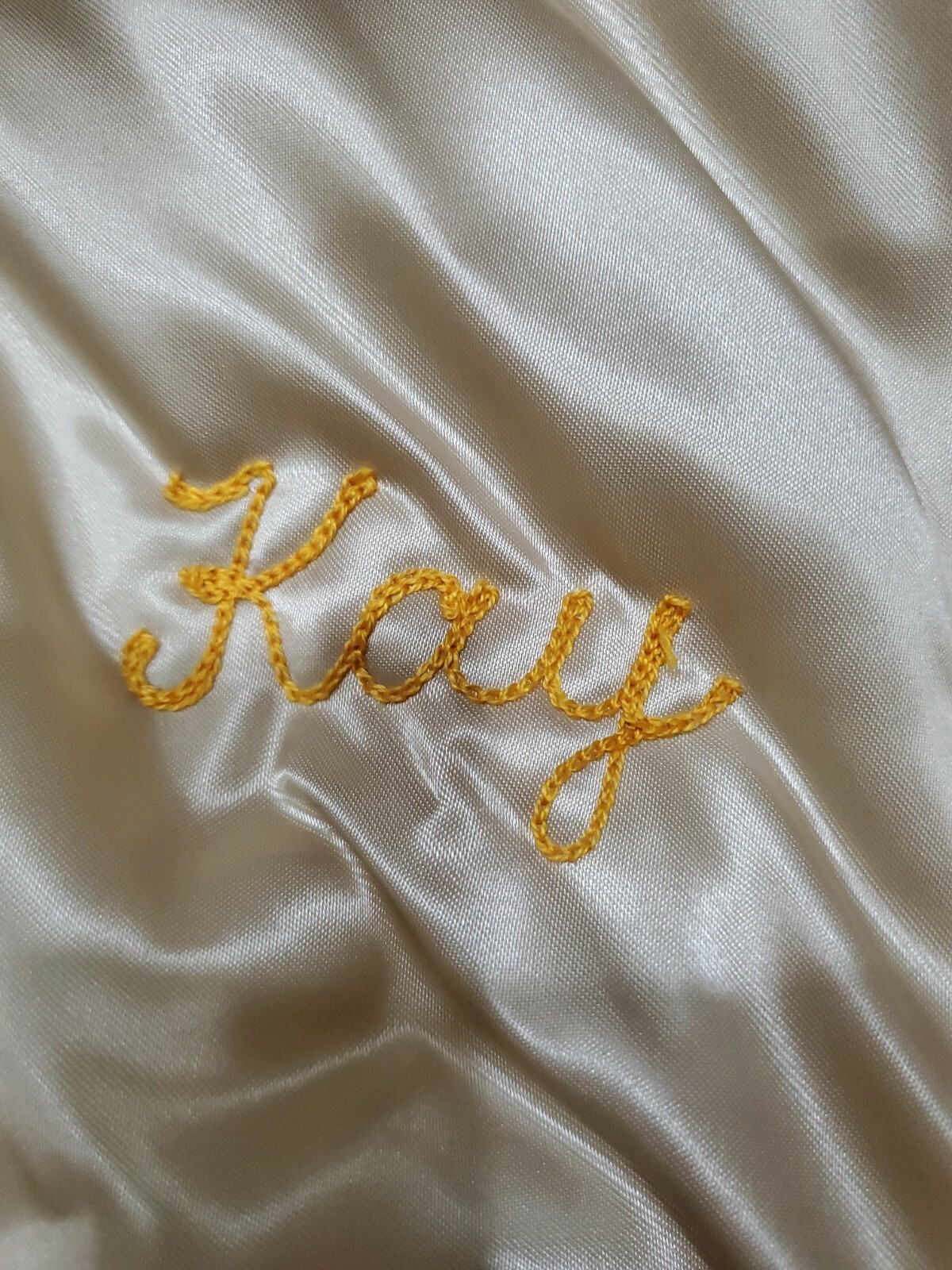 AWESOME VINTAGE LEADER SPORTSWEAR GOLD SATIN JACKET WOMEN’S SIZE 2XL