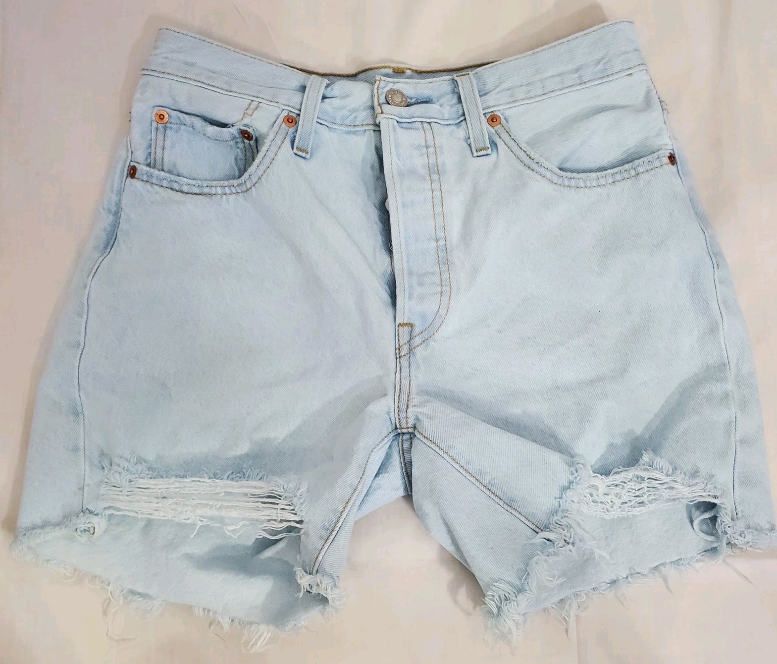 Levi’s 501 Women’s Original Denim Shorts light wash distressed 28″ Waist