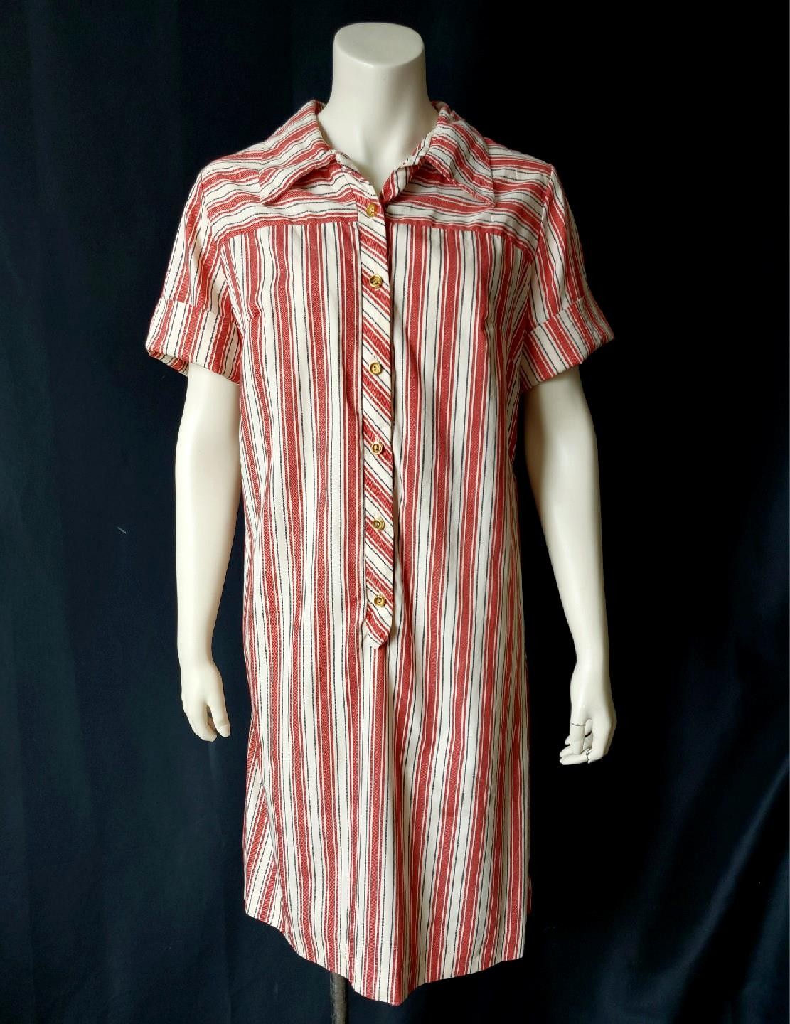 RED CANDY STRIPED 1960s Vintage Buttonfront Shift HOUSE DRESS – 42 inch waist