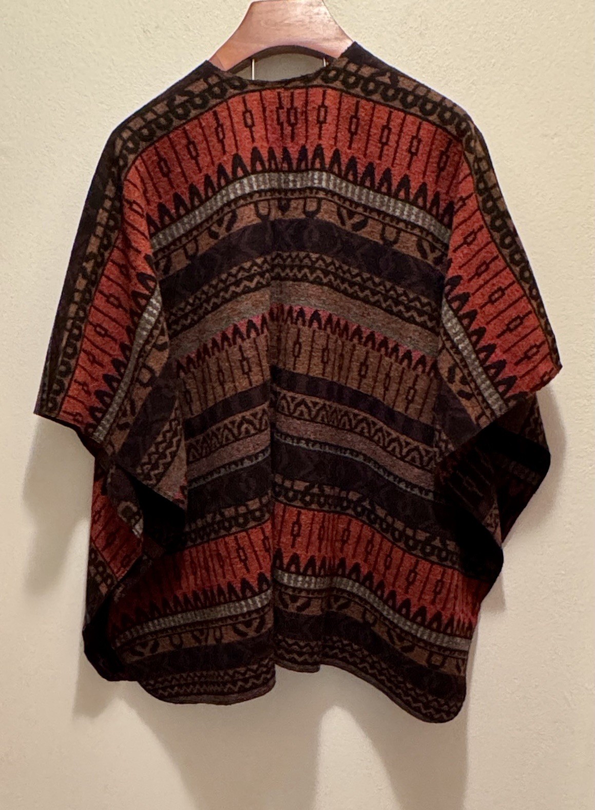 Vtg Democracy Poncho Soft & Comfy WoolBlend Beautiful Native Design Sz S/M & L