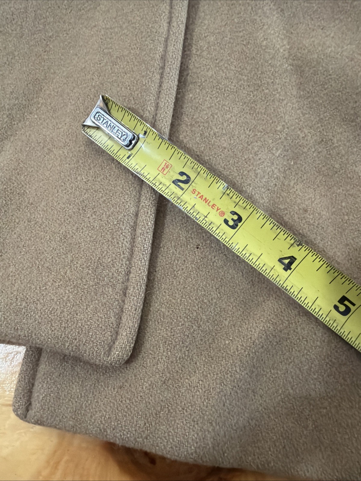 Vintage C.C. Filson Co Eddie Bauer Women’s Cape Size M 100% Virgin Wool Tan USA