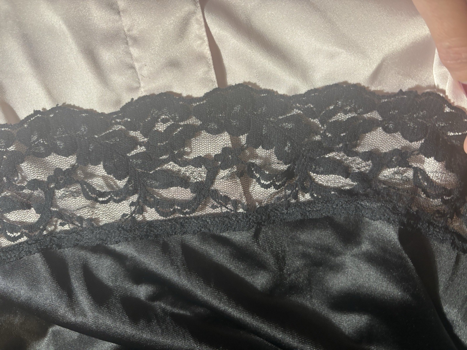 Vtg Silky Soft Lace Shiny Petti Slip Skirt Slip Chantilly Wide Lace Half Slip M