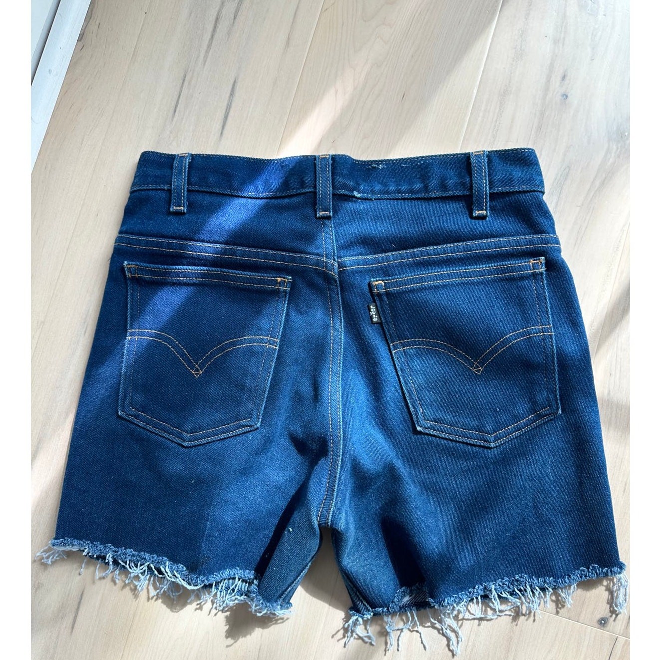 Vintage Levi’s Cut off Jean Shorts Dark Wash Size 30 Waist Slim Fit Stretch