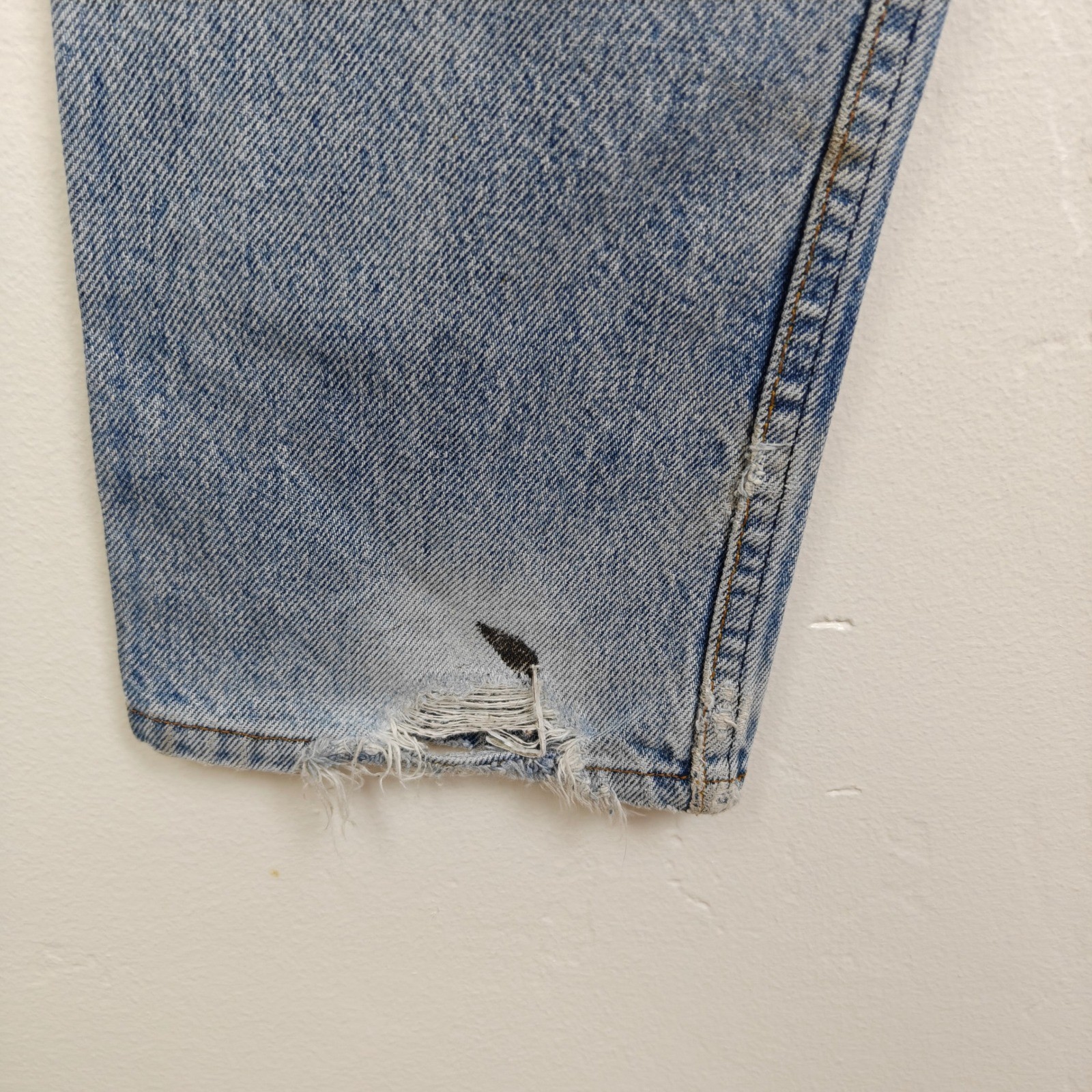 Vintage 90s Levi’s 505 Jeans Womens 26 Light Wash Distressed Grunge Aesthetic