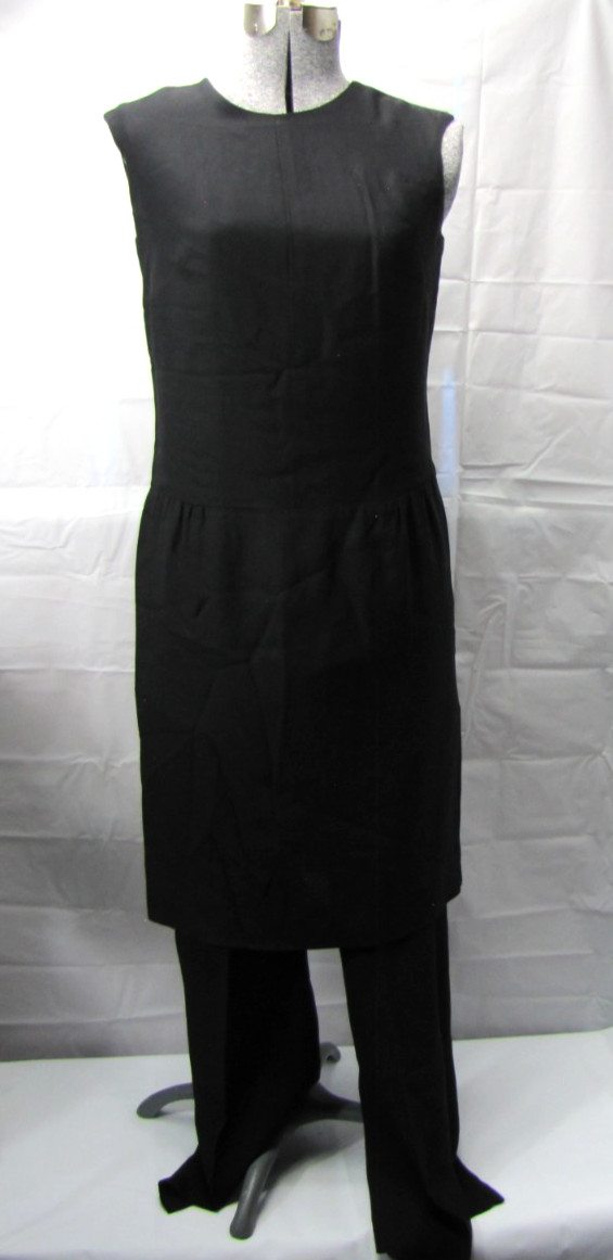 JOSEPH MAGNIN 1960’s Vintage Black Pantsuit Tunic Top + Pants Rayon 26″ Waist