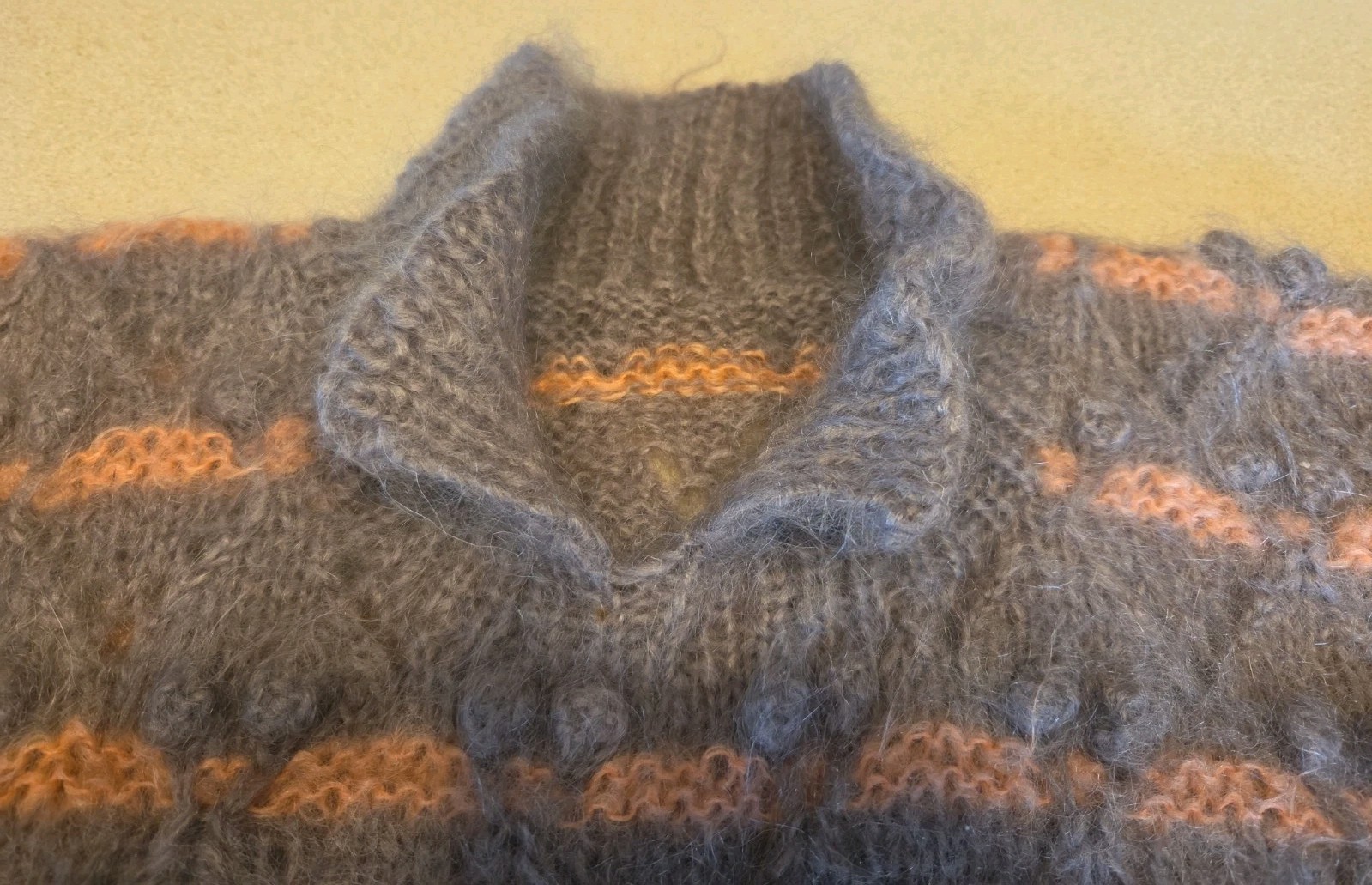 ​Vtg Hand Knit Mohair Sweater Popcorn Stitch Striped Fuzzy Mock Neck Slouchy SM?