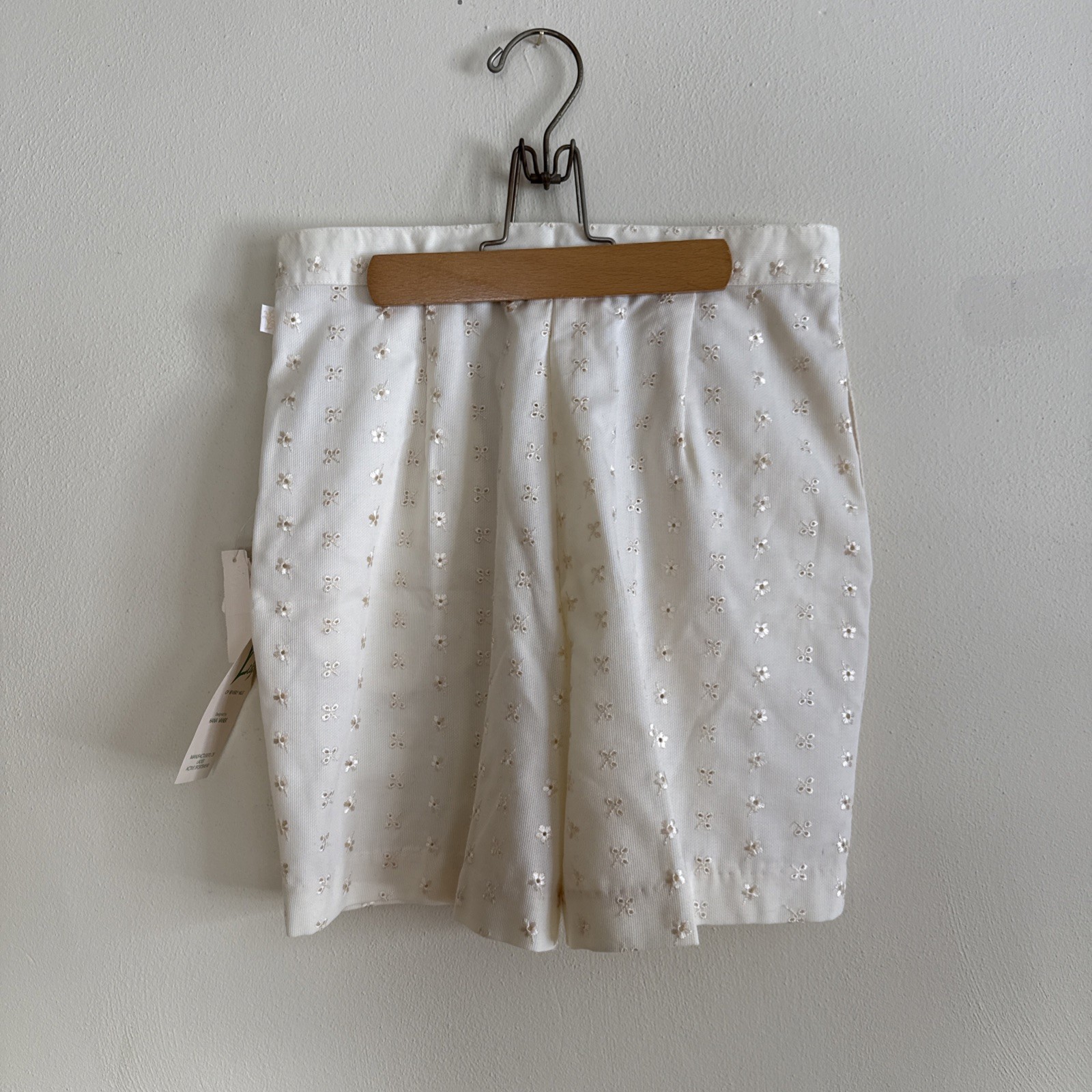 Vtg NOS Lily’s Beverly Hills 28”SHORTS ~ Hana Vanek Embroidery 60/70s Deadstock