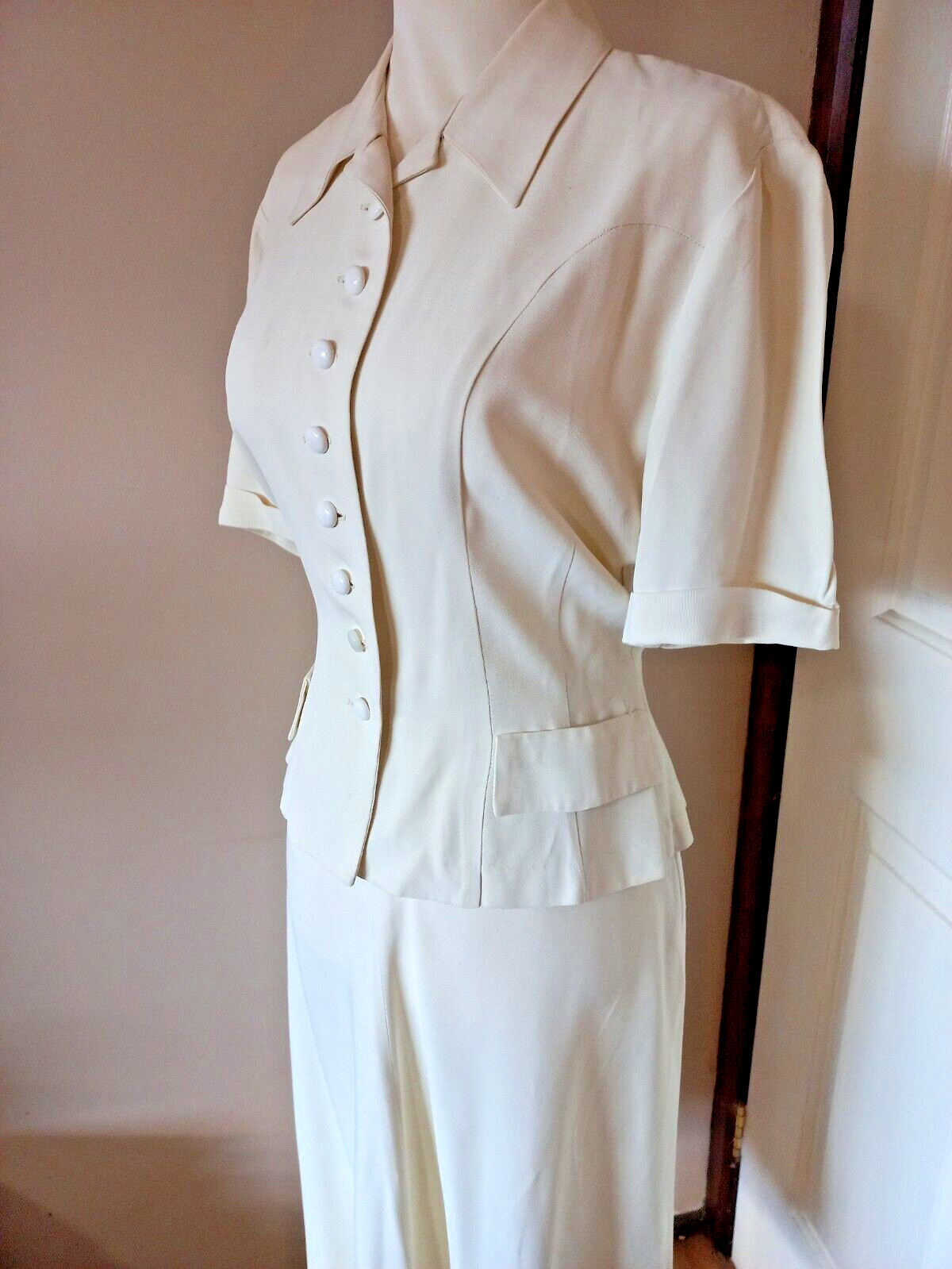 Vintage 1940s Ivory Rayon Old Hollywood Glamour Tailored Summer Skirt Suit S/M