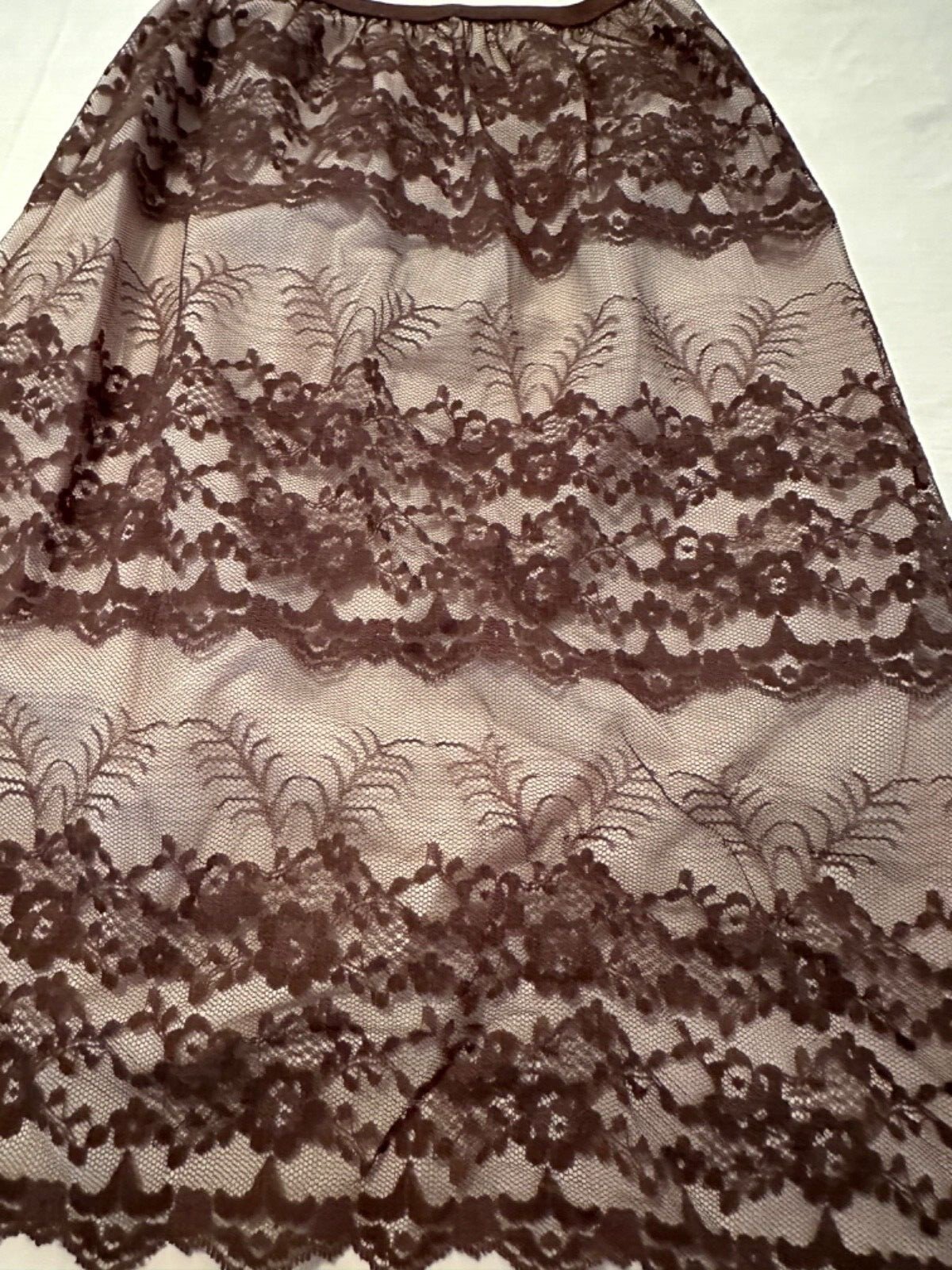 VTG Pre-Loved Pembrooke Laced brown HALF SLIP/Lingerie Beige Lining (S) 19”Long