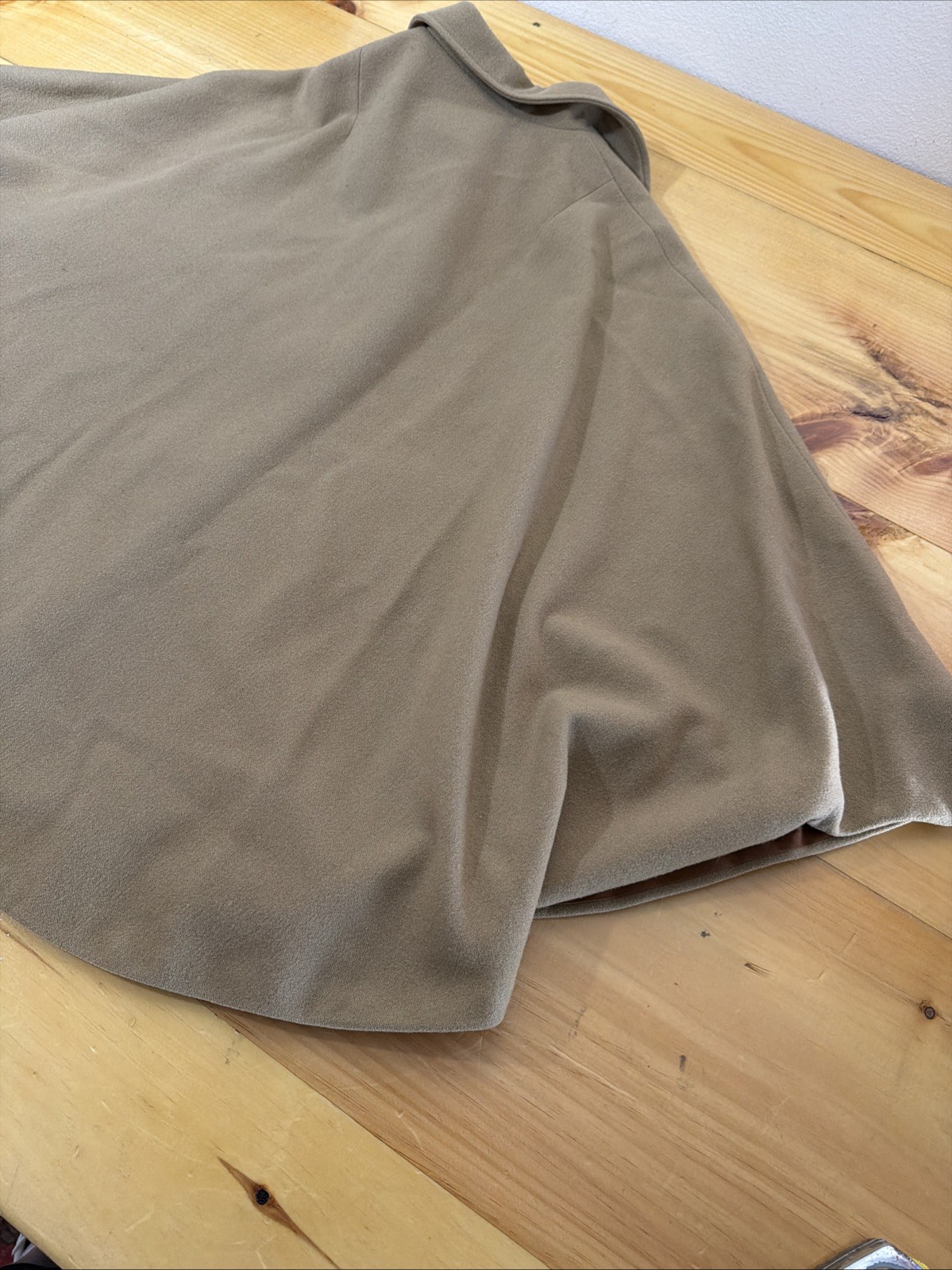 Vintage C.C. Filson Co Eddie Bauer Women’s Cape Size M 100% Virgin Wool Tan USA