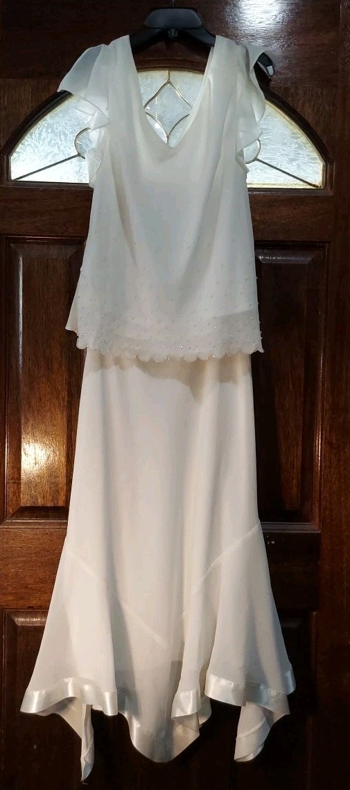 Vtg Metaphor Woman’s 2 Pc Ivory Dress Iridescent Beads Satin Ribbon Hem